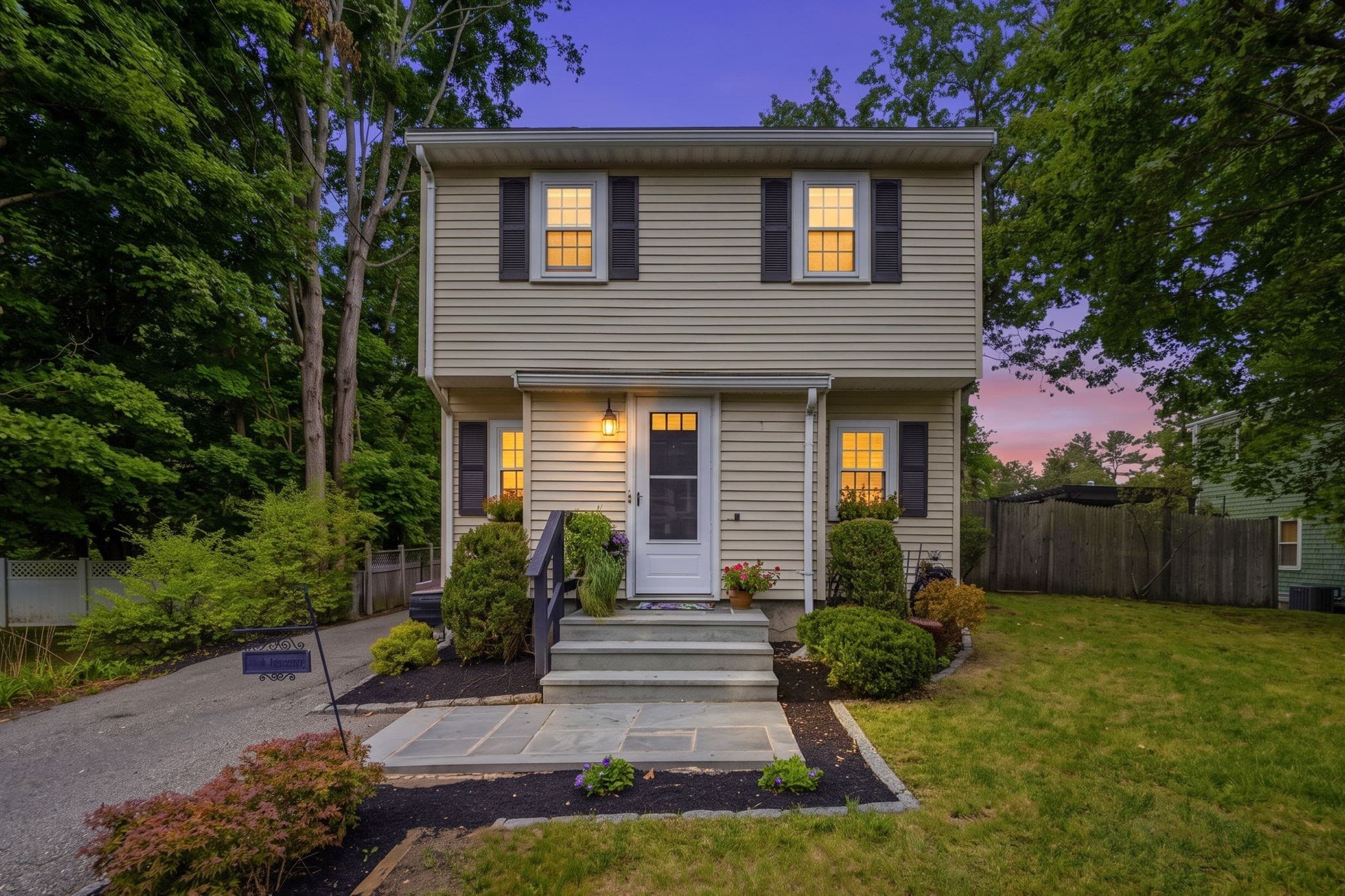 Single Family Residence at 33 School St, Hanover MA 02339, Hanover, photo 2 of 42
