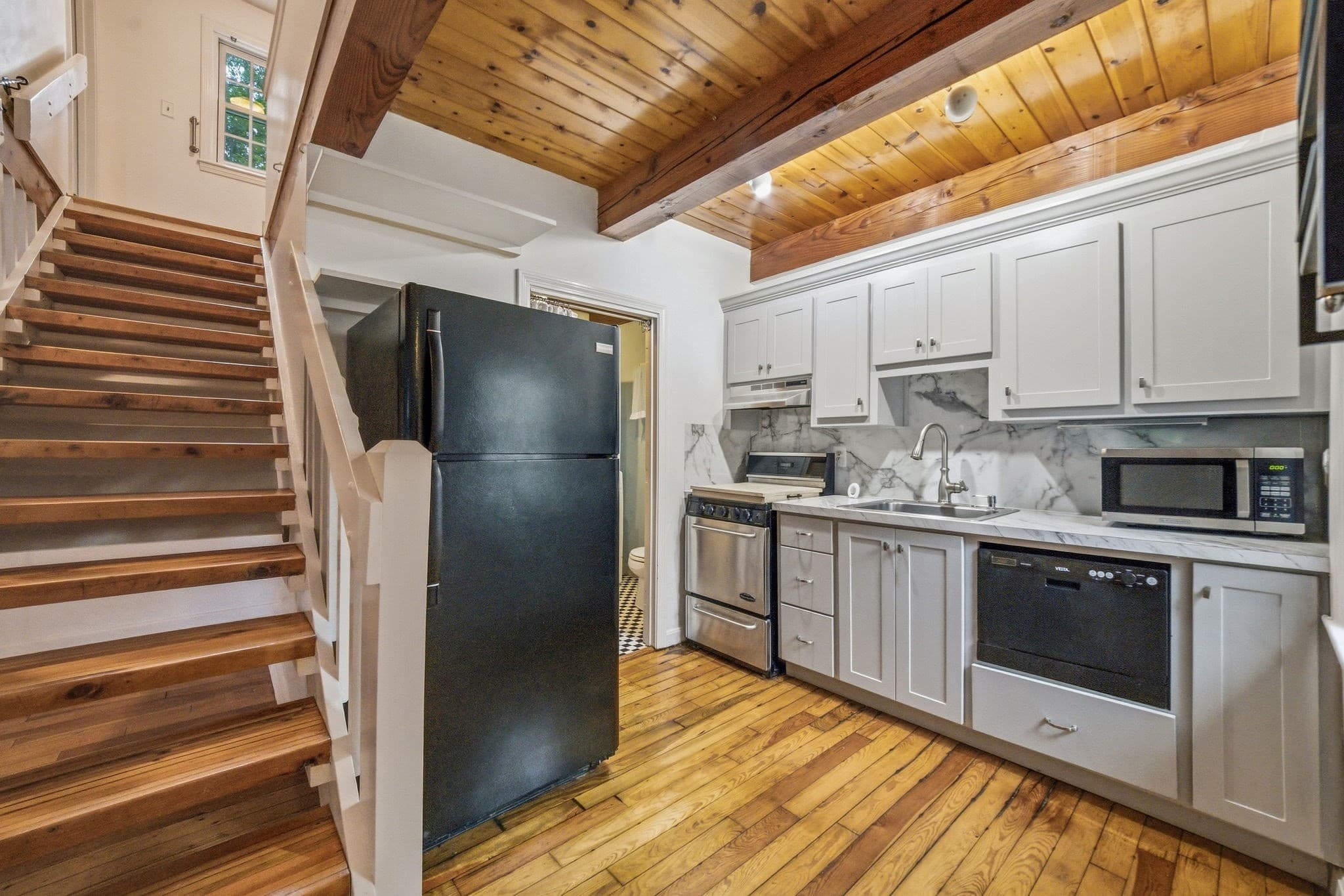 Single Family Residence at 33 School St, Hanover MA 02339, Hanover, photo 9 of 42