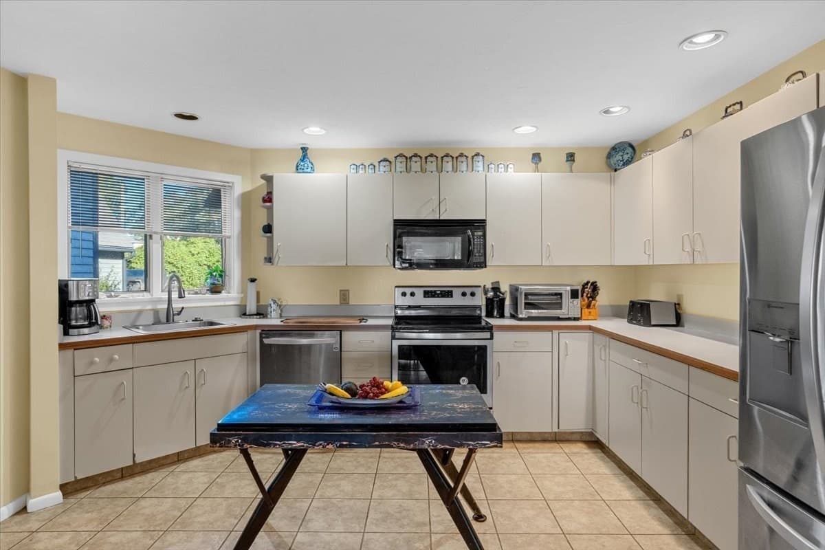 Single Family Residence at 30 Woodbury St # 30, Wareham MA 02532, Wareham, photo 9 of 42