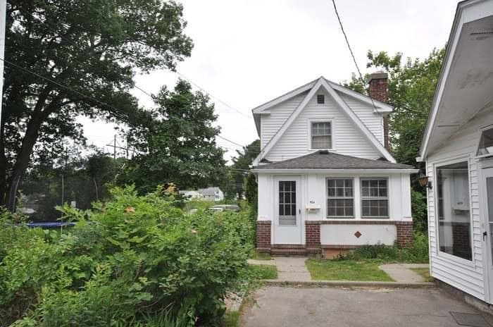 2 Family - 2 Units Up/Down at 42 Birch Rd, Framingham MA 01701, Framingham, photo 2 of 37