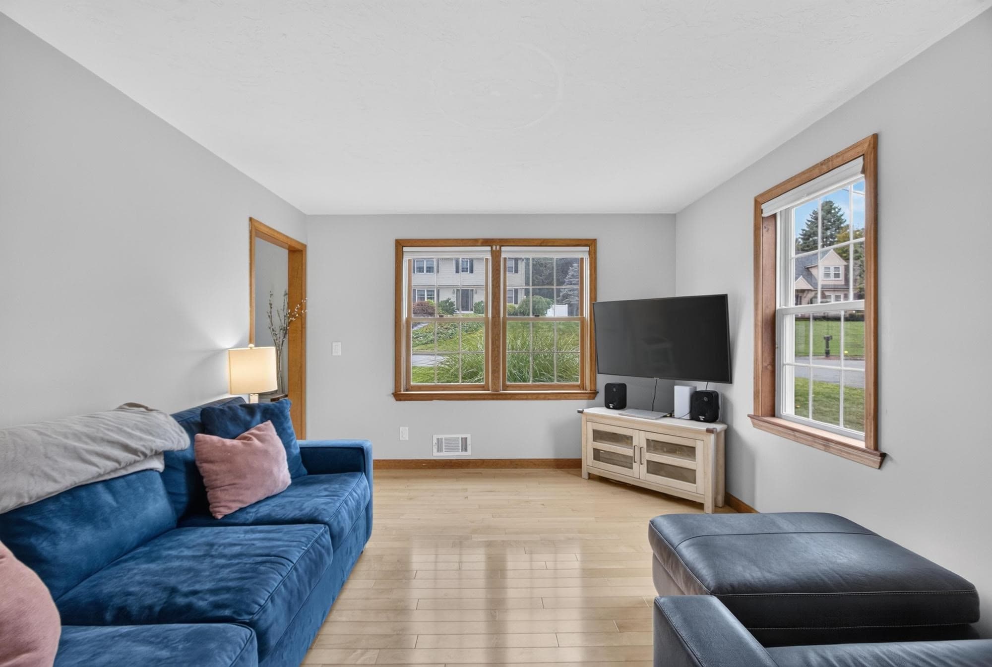 Single Family Residence at 20 Indian Ridge Dr, Leominster MA 01453, Leominster, photo 12 of 36