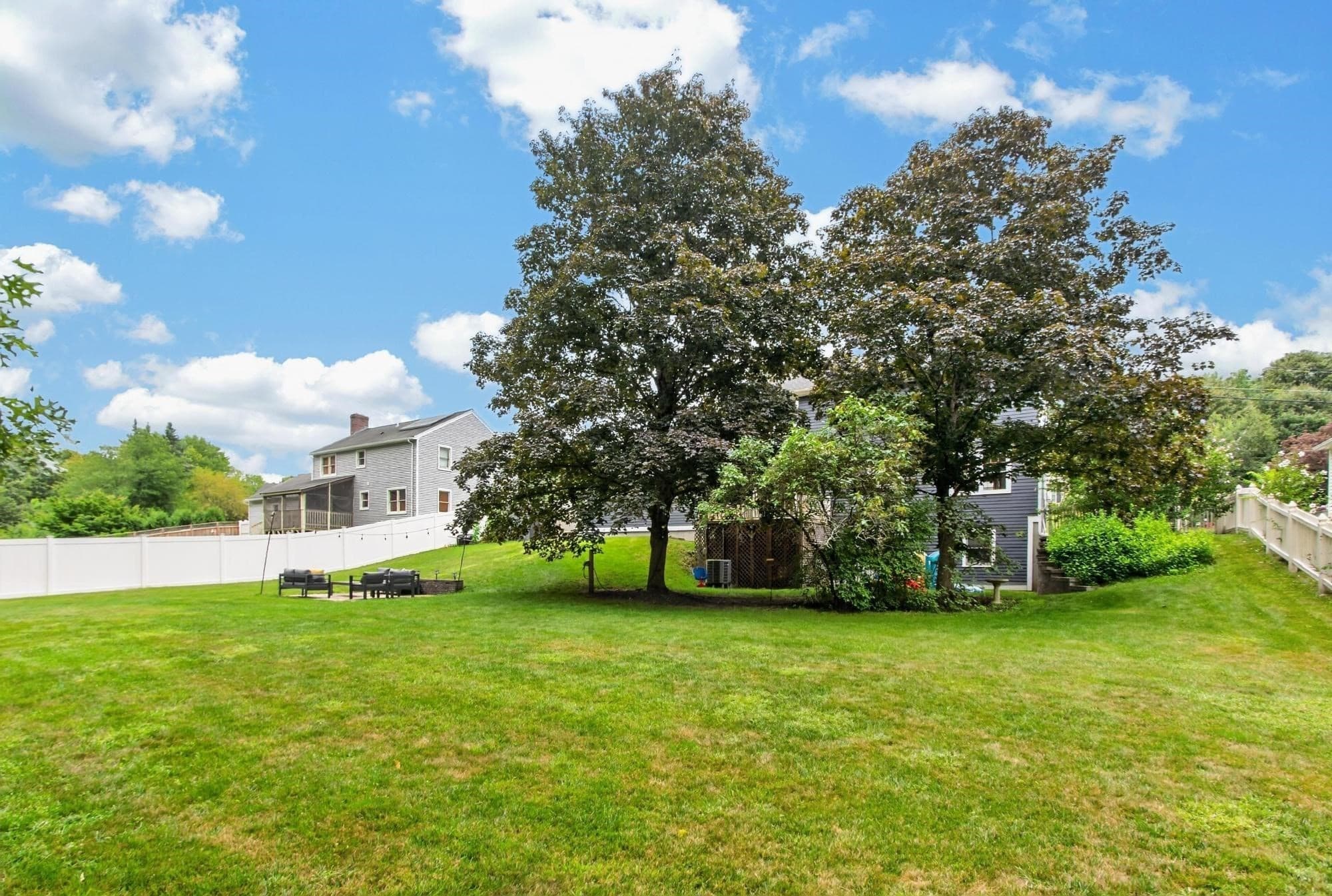 Single Family Residence at 20 Indian Ridge Dr, Leominster MA 01453, Leominster, photo 9 of 36
