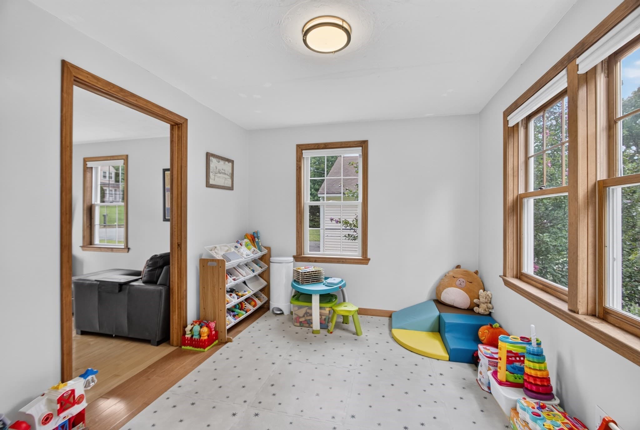 Single Family Residence at 20 Indian Ridge Dr, Leominster MA 01453, Leominster, photo 25 of 36