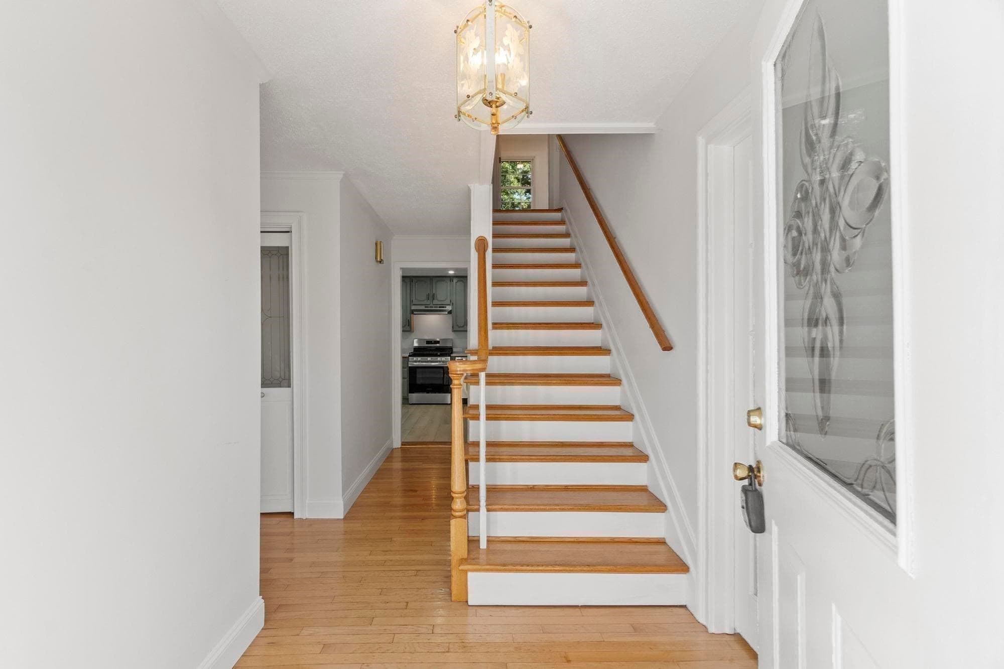 Single Family Residence at 41 Riverview Ave, Methuen MA 01844, Methuen, photo 6 of 39