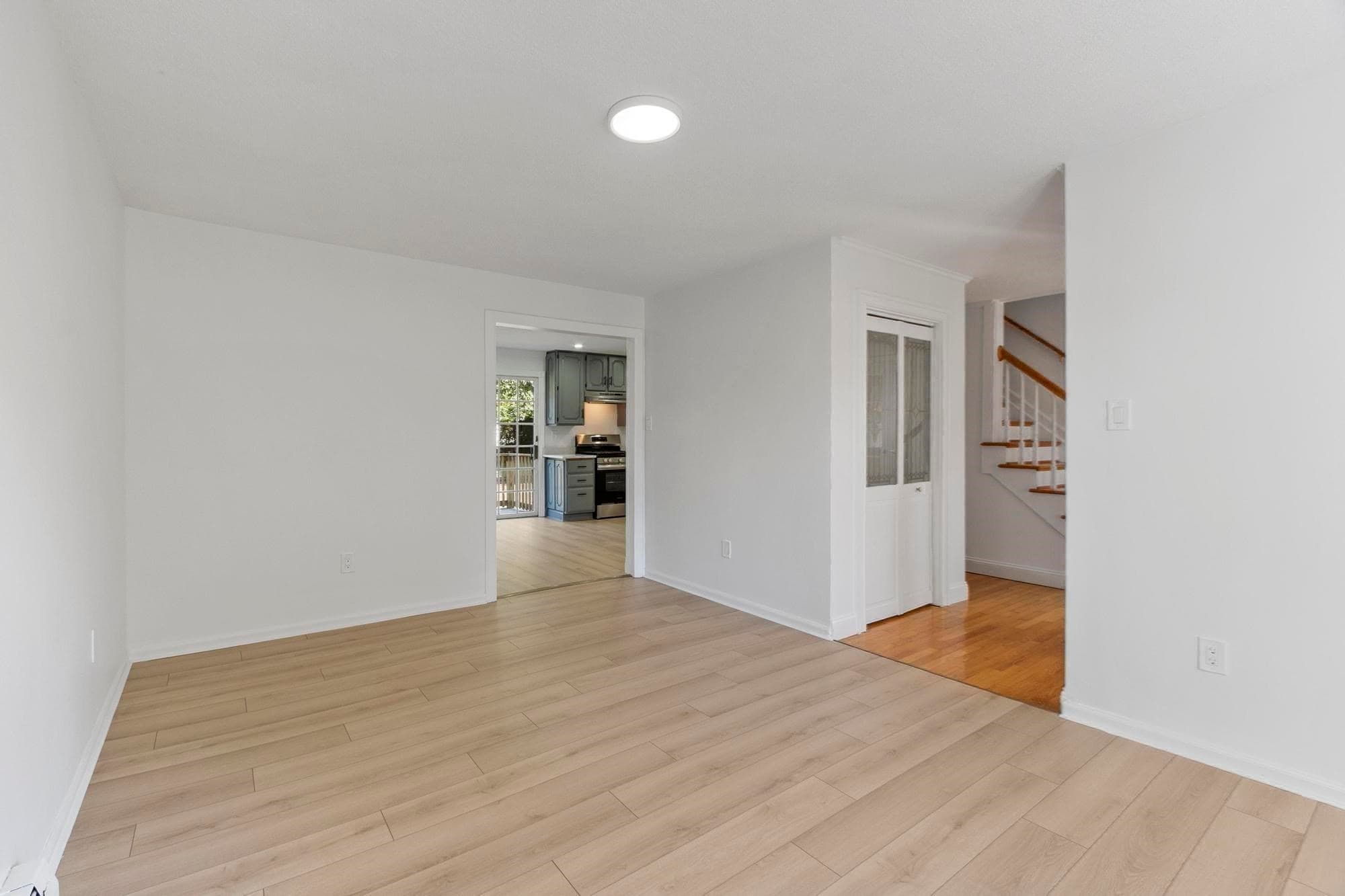 Single Family Residence at 41 Riverview Ave, Methuen MA 01844, Methuen, photo 7 of 39