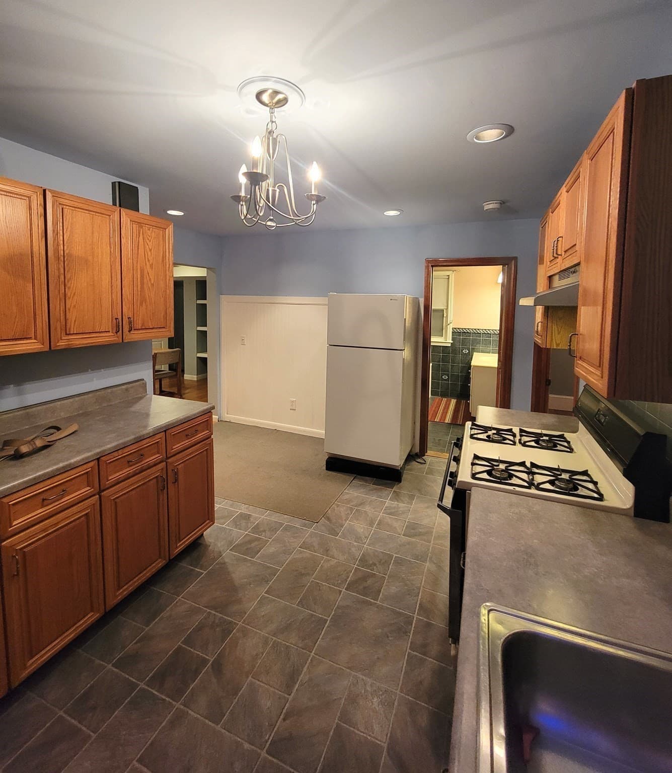 Single Family Residence at 185 Dracut St, Lowell MA 01854, Lowell, photo 4 of 17