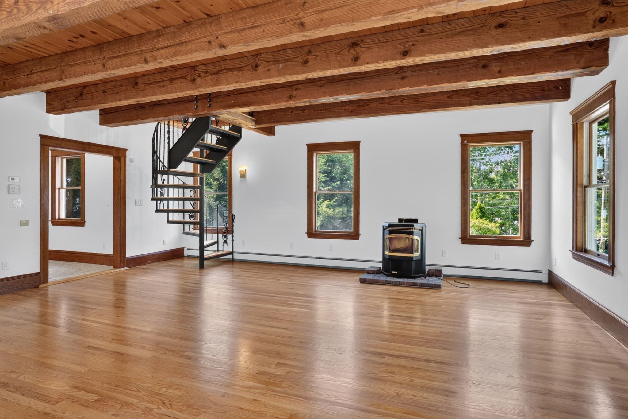 Single Family Residence at 82 N Quinsigamond Ave, Shrewsbury MA 01545, Shrewsbury, photo 7 of 41