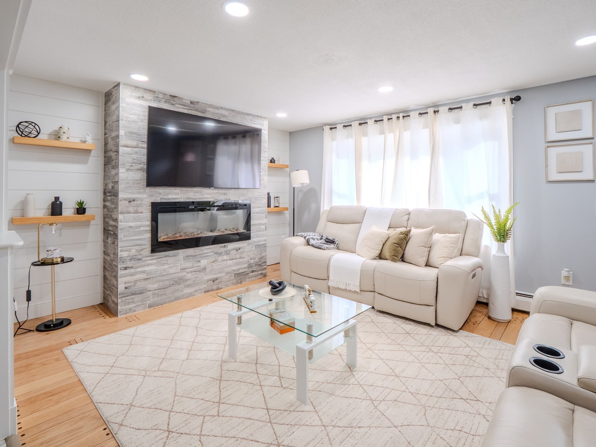60 Judy Dr, Leominster MA 01453