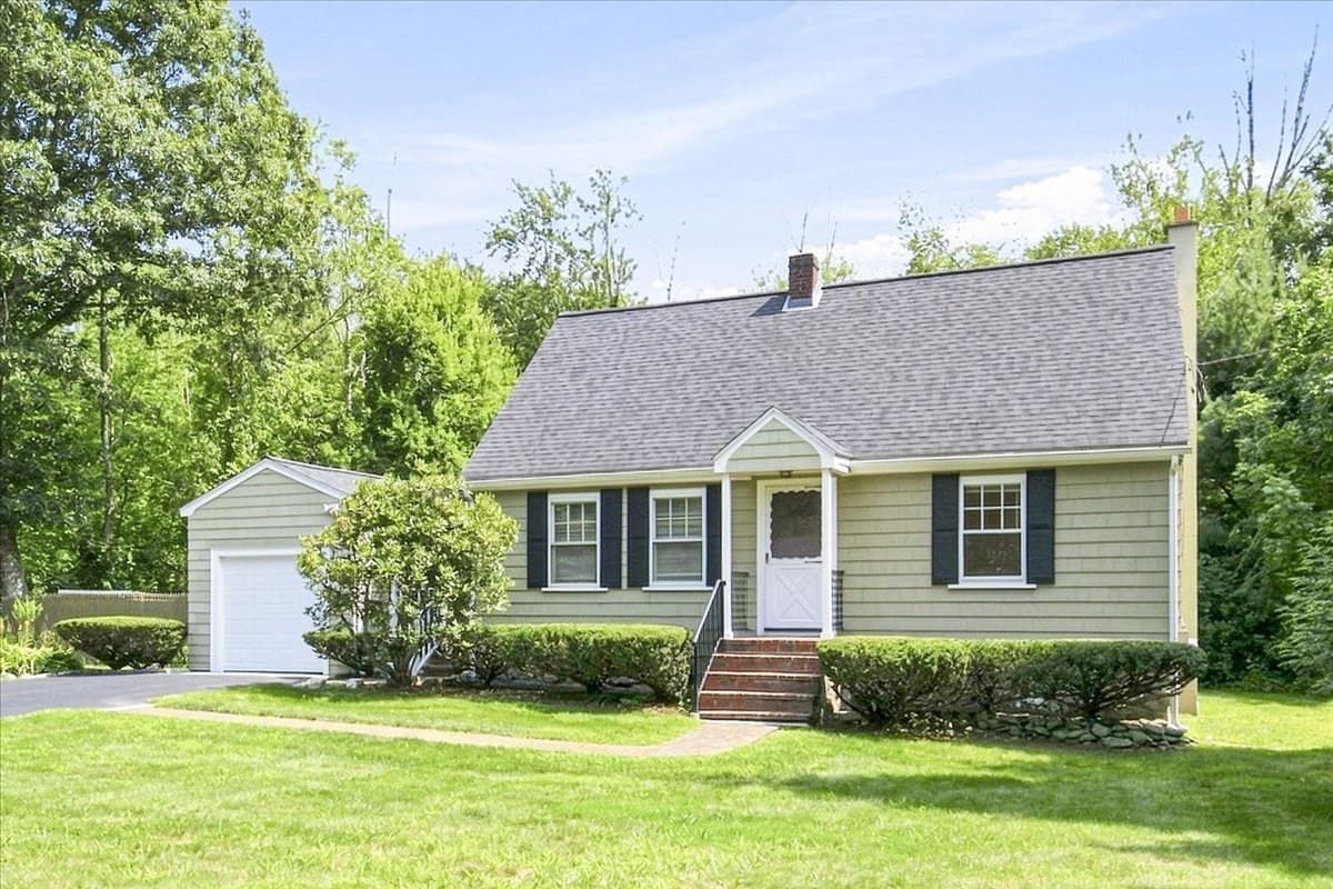 924 Washington St, Franklin MA 02038