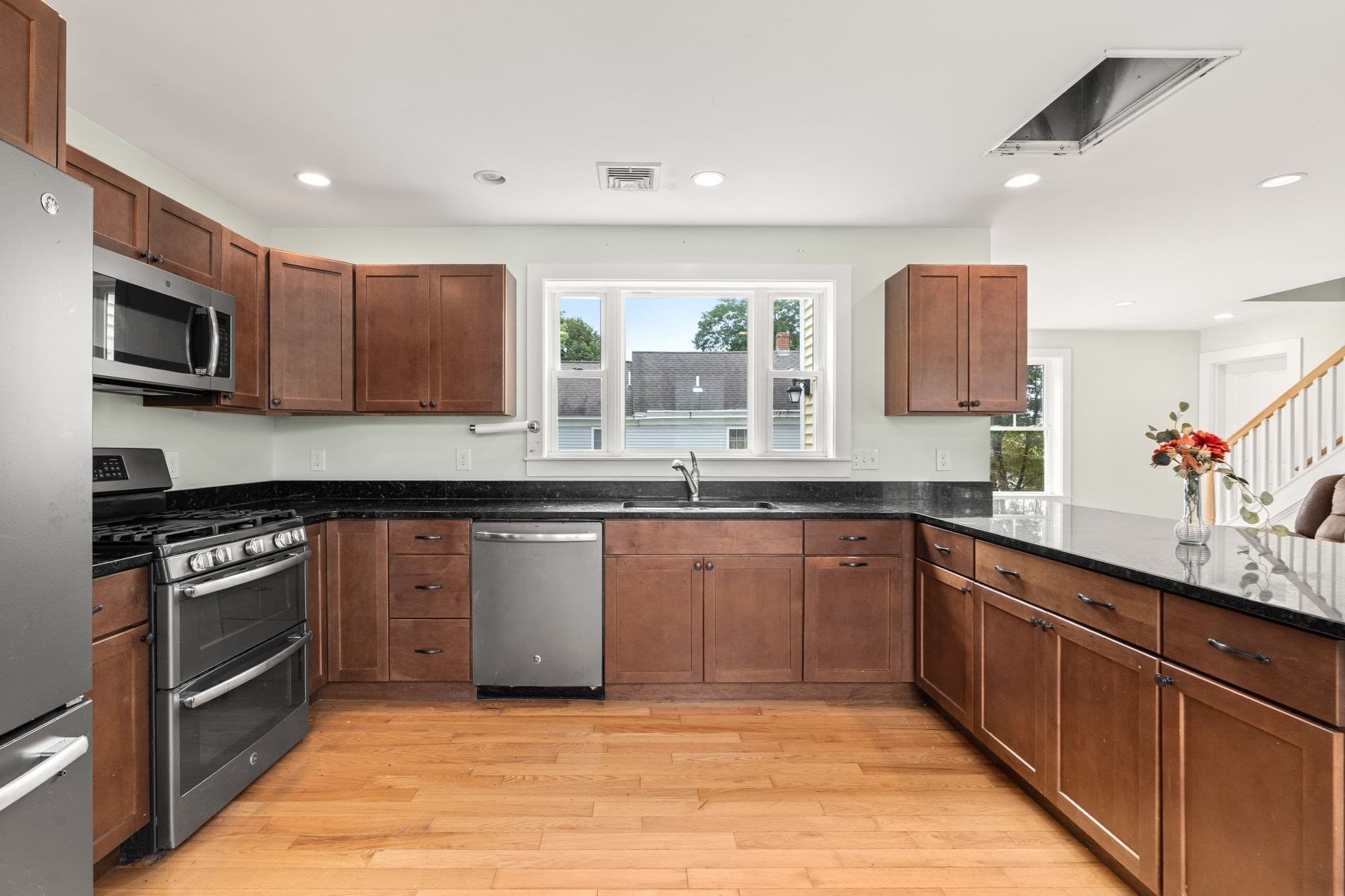 2 Family - 2 Units Up/Down at 82 Congress Street, Amesbury MA 01913, photo 28 of 39