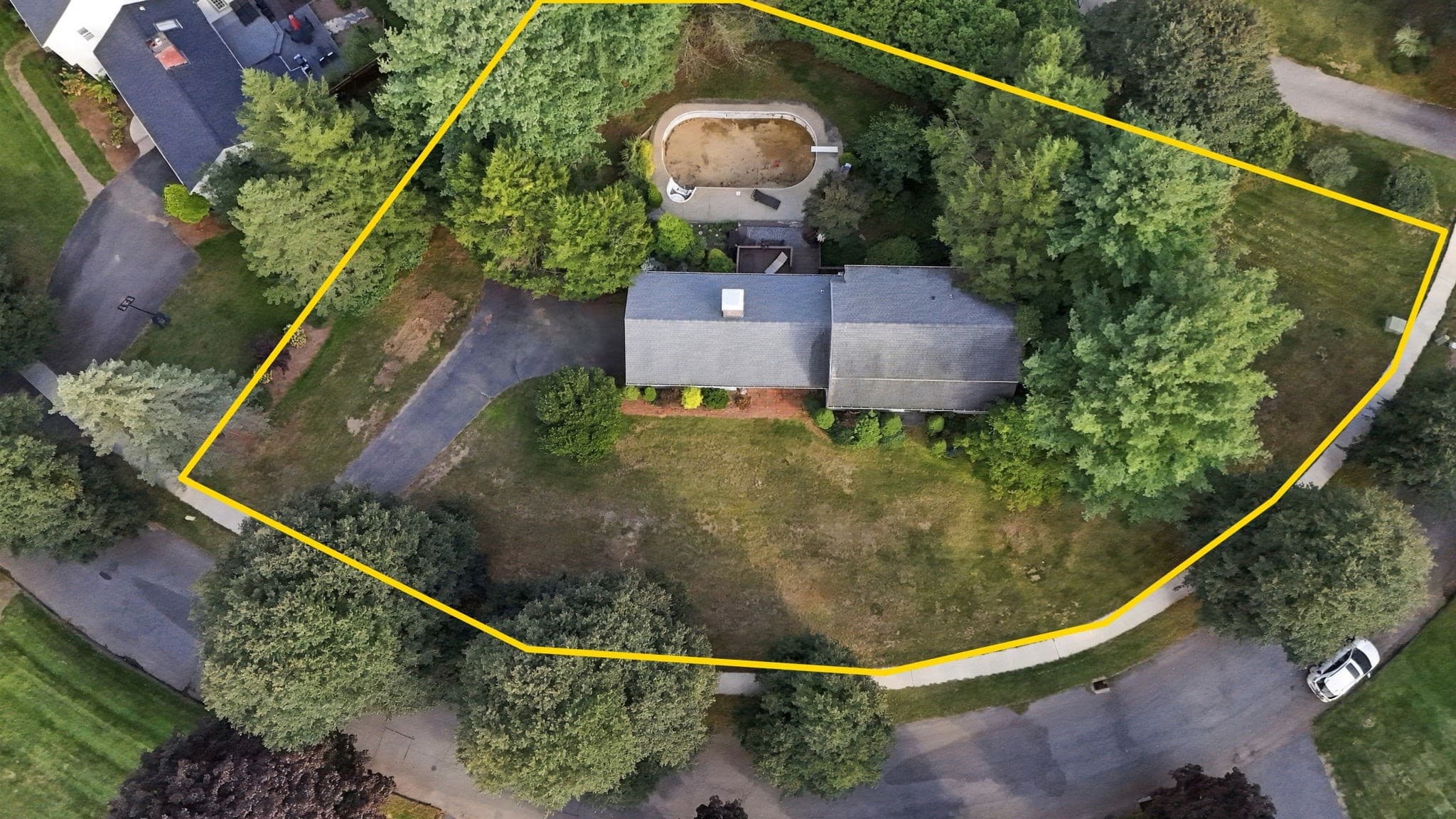 Single Family Residence at 81 Coventry Ln, Longmeadow MA 01106, Longmeadow, photo 3 of 42