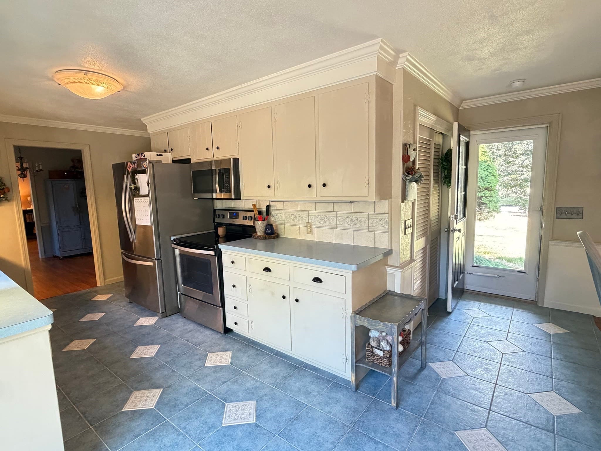 Single Family Residence at 81 Coventry Ln, Longmeadow MA 01106, Longmeadow, photo 11 of 42