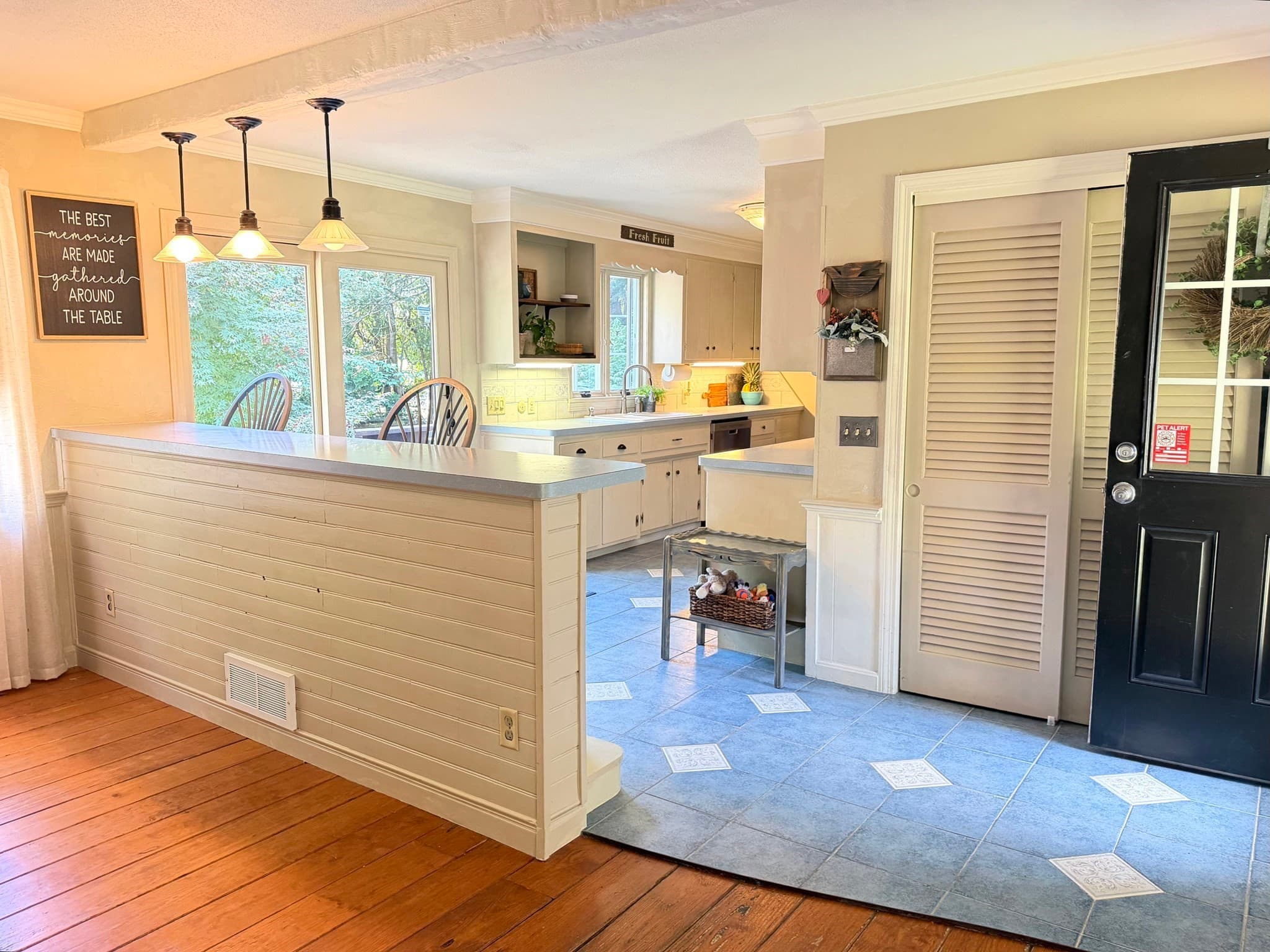 Single Family Residence at 81 Coventry Ln, Longmeadow MA 01106, Longmeadow, photo 8 of 42