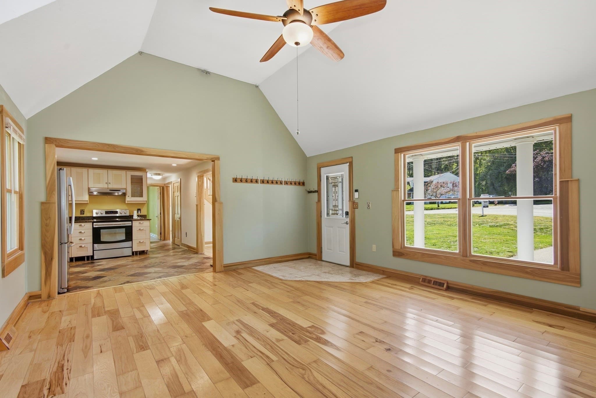 Single Family Residence at 3 Briarwood Road, Franklin MA 02038, Franklin, photo 5 of 42