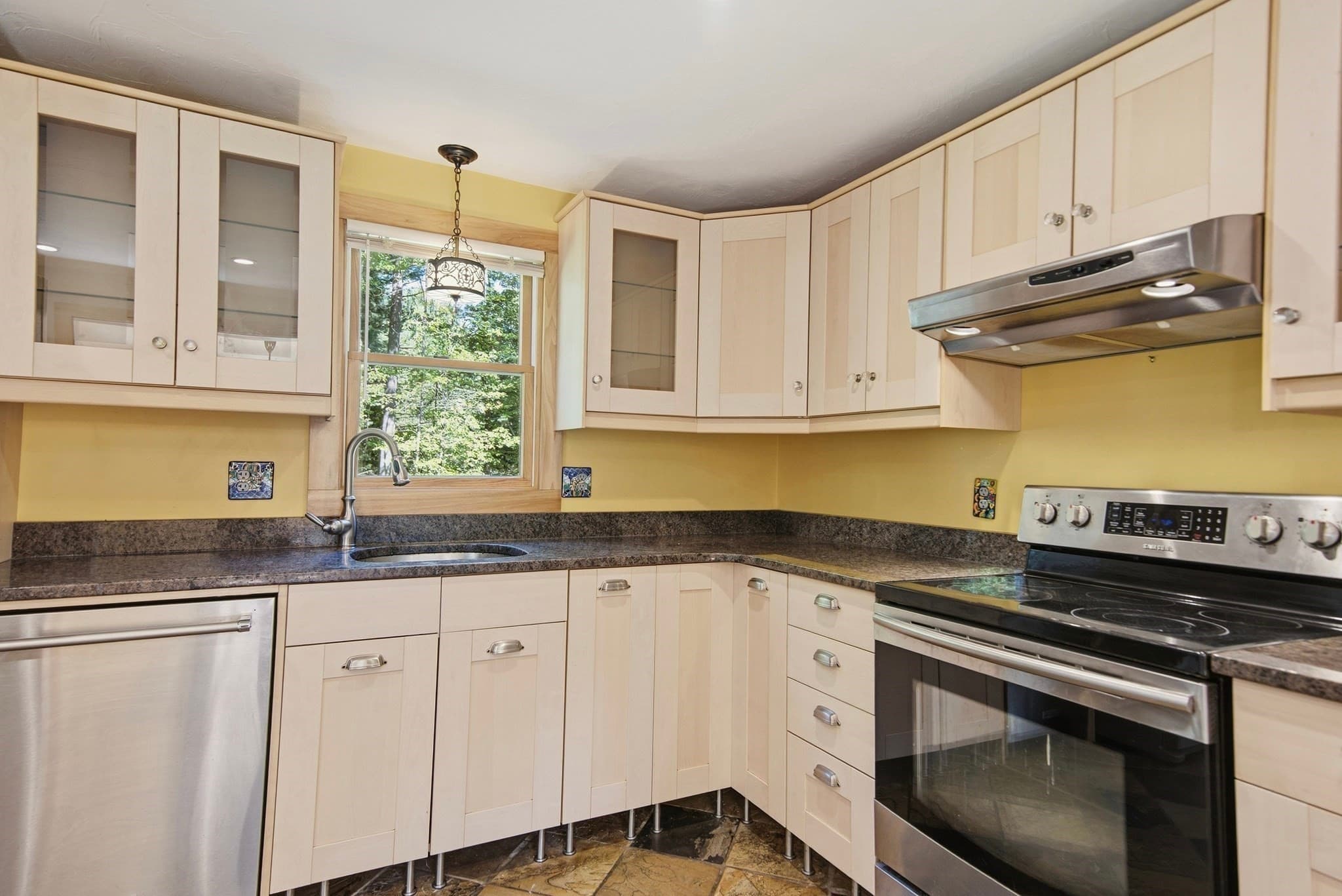 Single Family Residence at 3 Briarwood Road, Franklin MA 02038, Franklin, photo 8 of 42