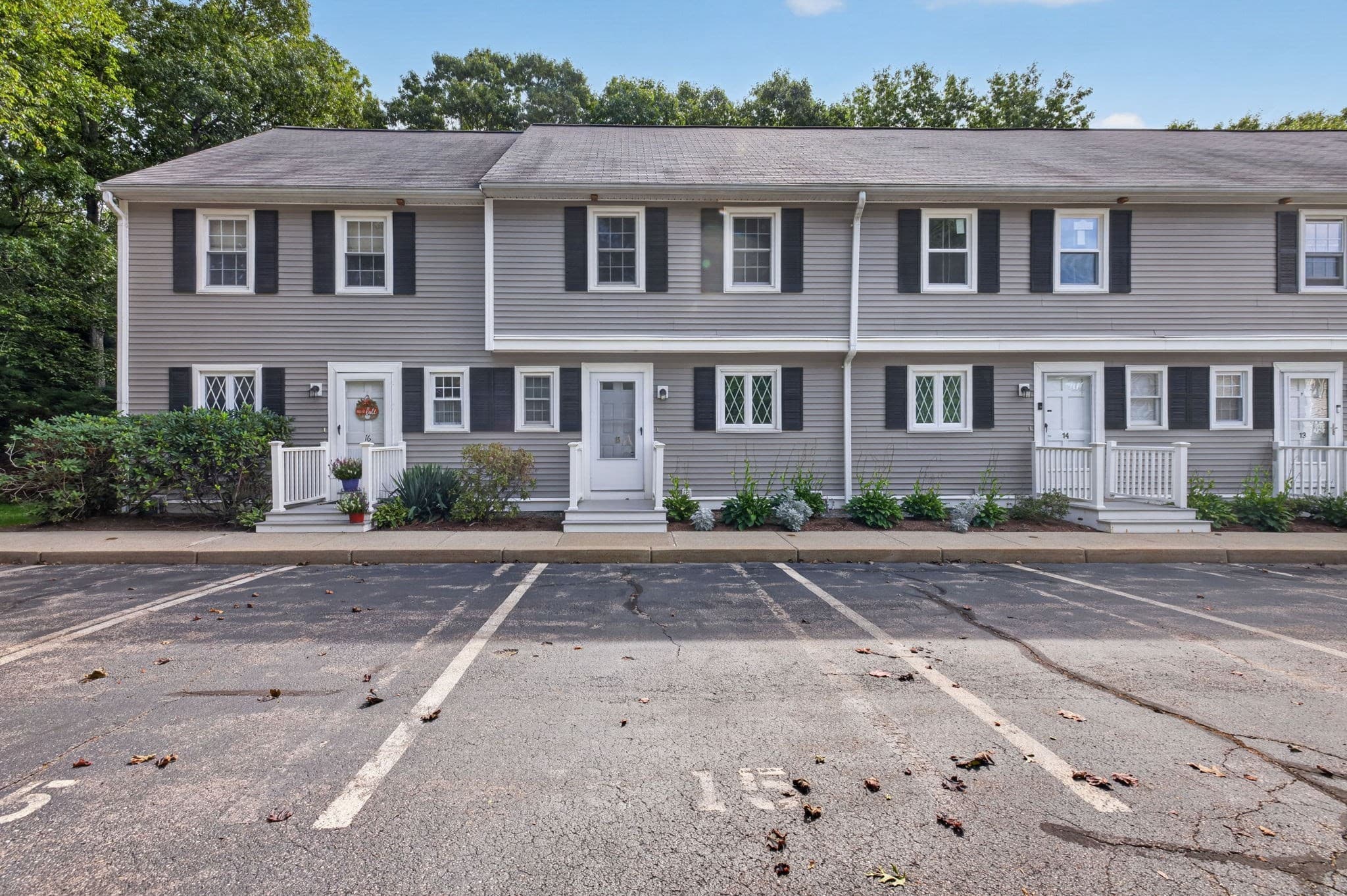 Condominium at 685 Bay St. # 15, Taunton MA 02780, Taunton, photo 3 of 34