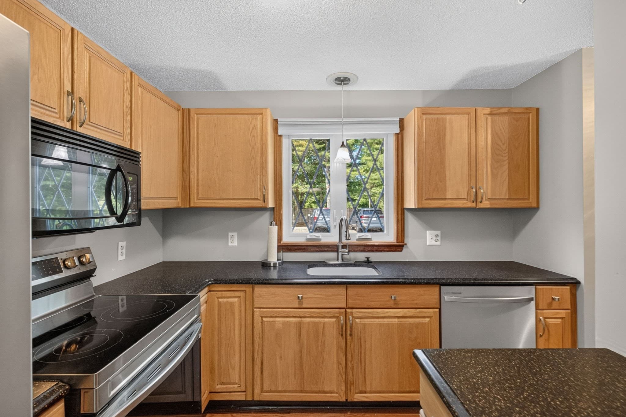 Condominium at 685 Bay St. # 15, Taunton MA 02780, Taunton, photo 11 of 34