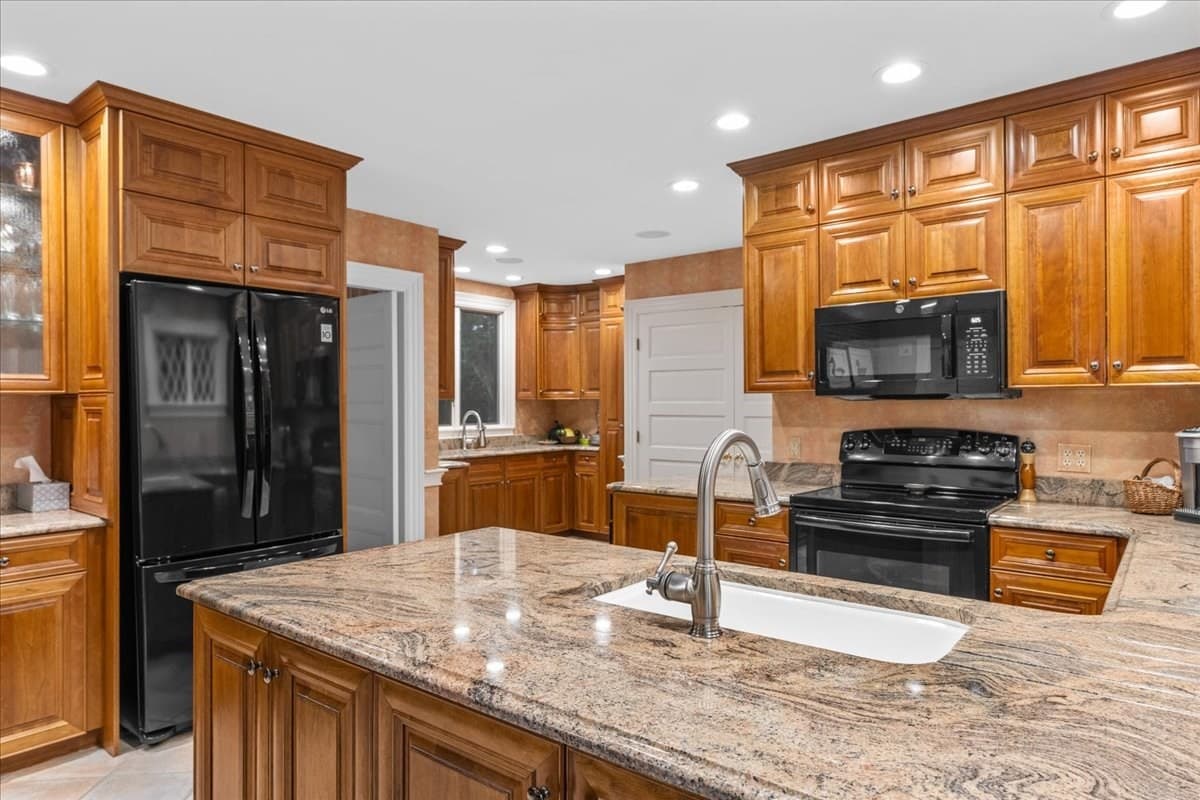 Single Family Residence at 26 Warren Ave, Plymouth MA 02360, Plymouth, photo 20 of 42