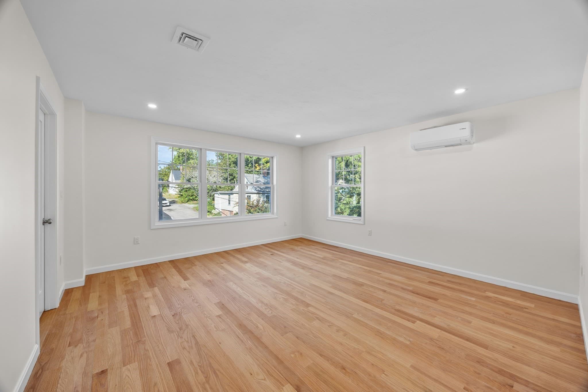 Condominium at 17 Crosby St # B, Webster MA 01570, Webster, photo 16 of 42