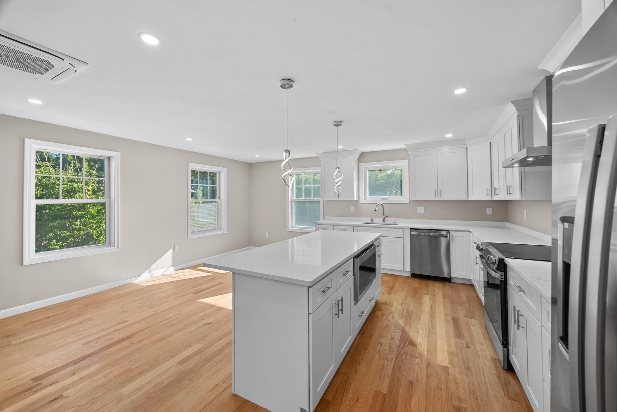 Condominium at 17 Crosby St # B, Webster MA 01570, Webster, photo 12 of 42