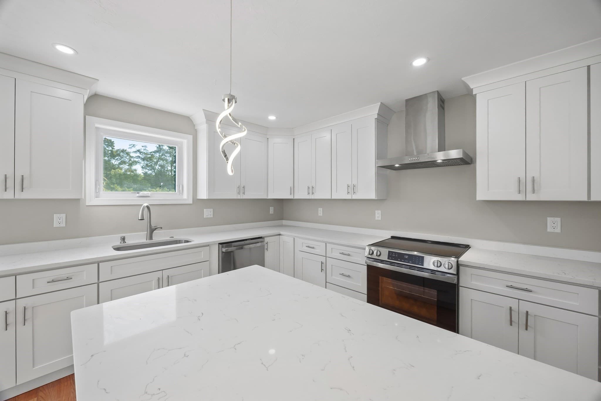 Condominium at 17 Crosby St # B, Webster MA 01570, Webster, photo 7 of 42