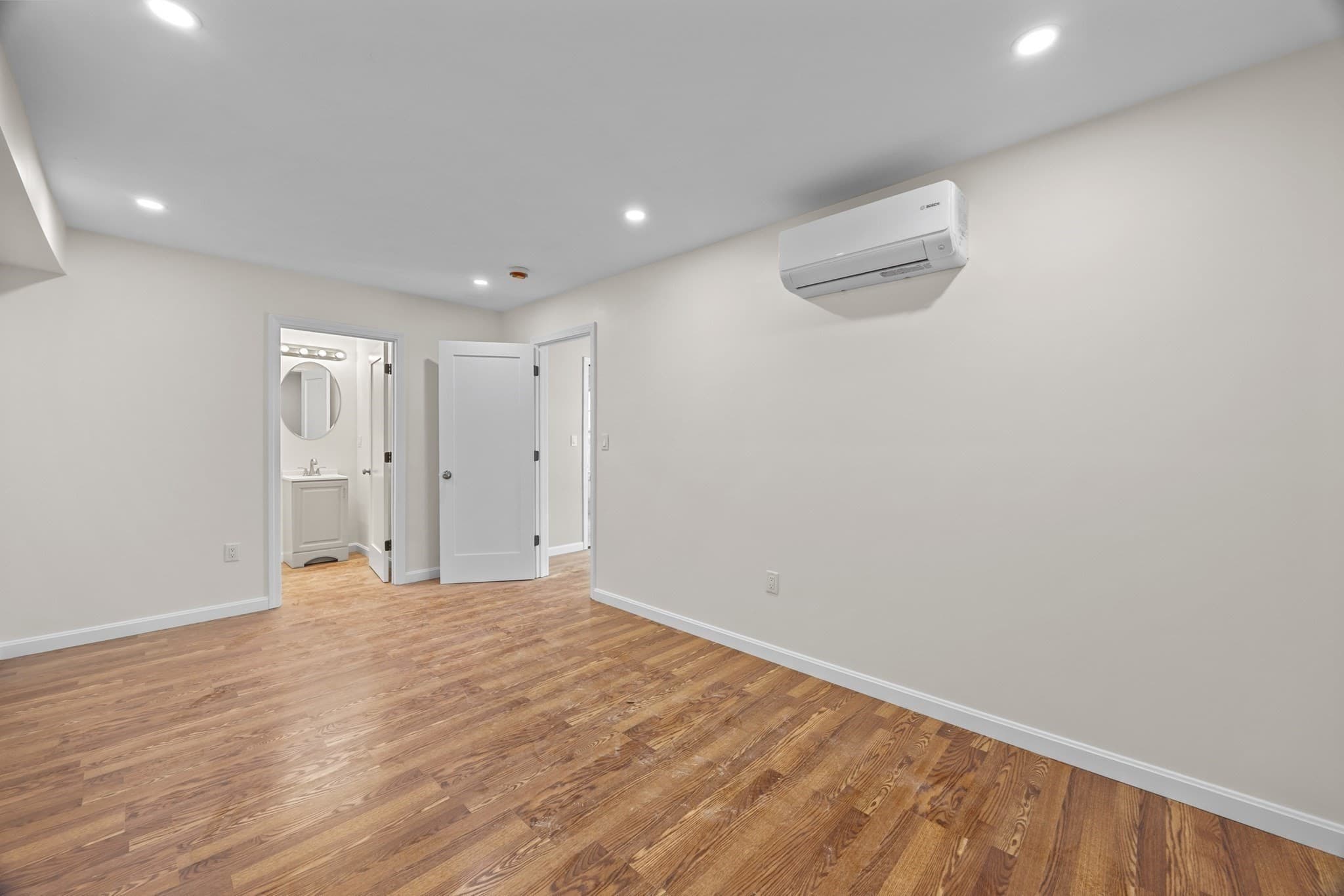 Condominium at 17 Crosby St # B, Webster MA 01570, Webster, photo 32 of 42