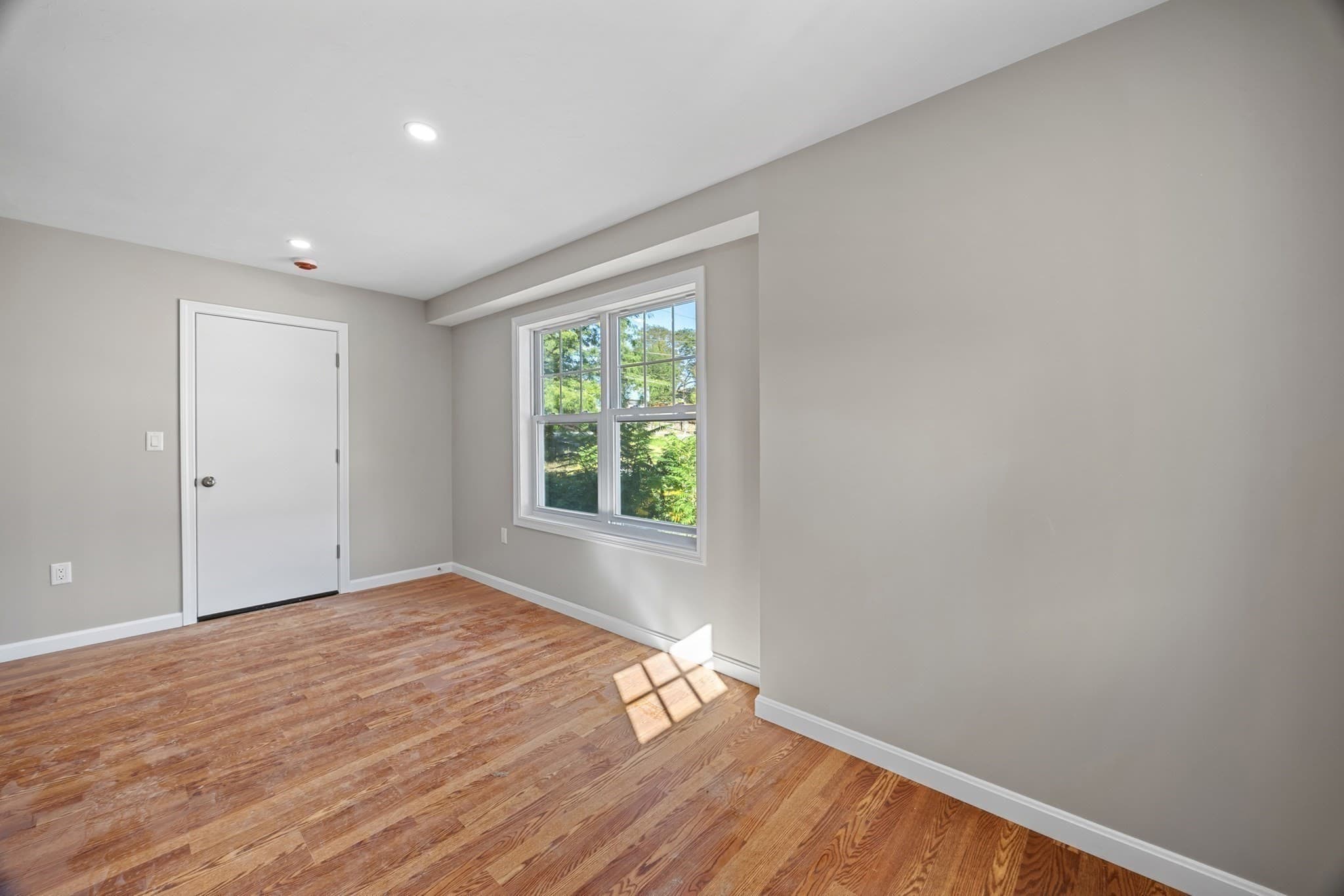Condominium at 17 Crosby St # B, Webster MA 01570, Webster, photo 34 of 42