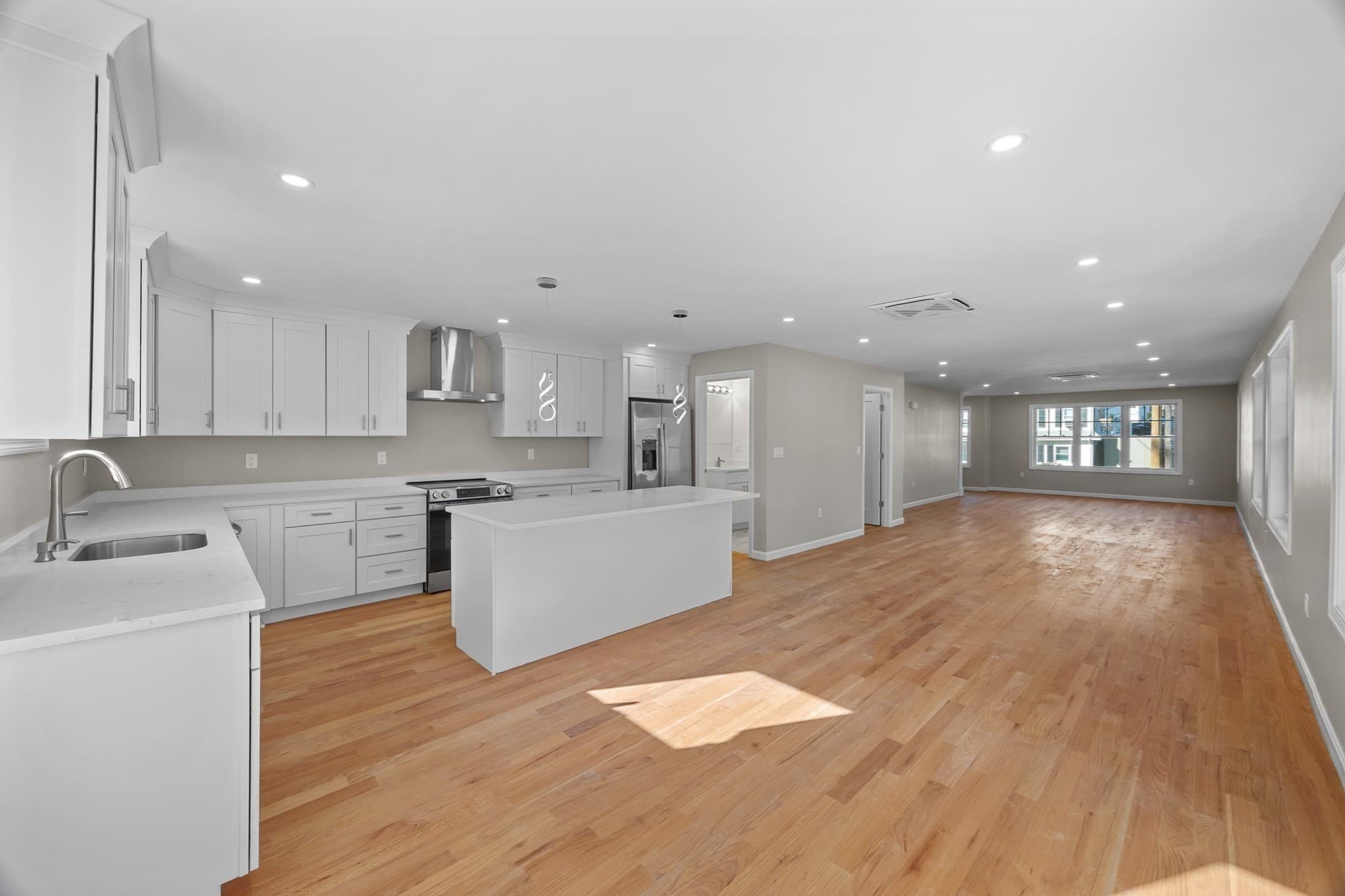 Condominium at 17 Crosby St # B, Webster MA 01570, Webster, photo 8 of 42