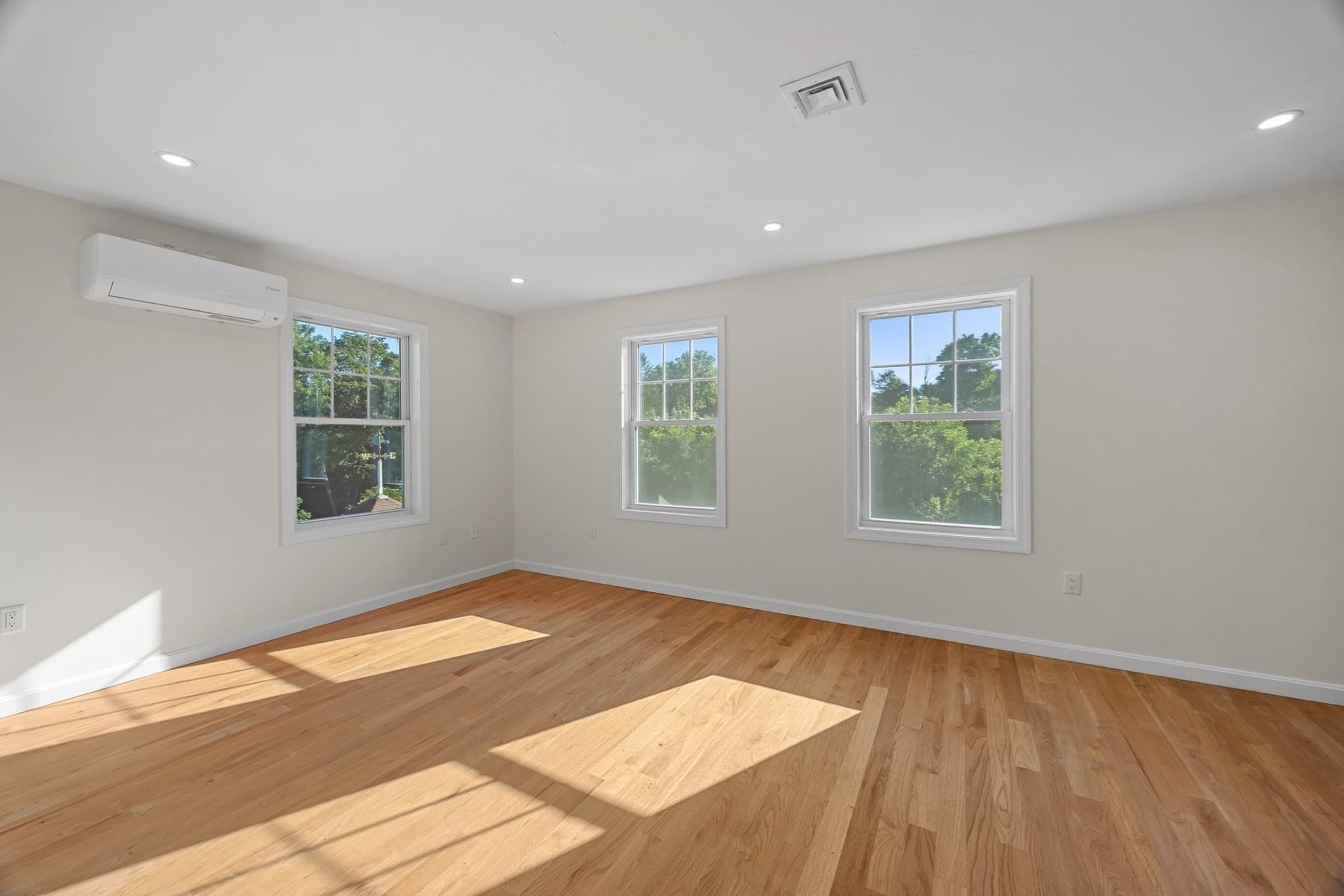 Condominium at 17 Crosby St # B, Webster MA 01570, Webster, photo 21 of 42
