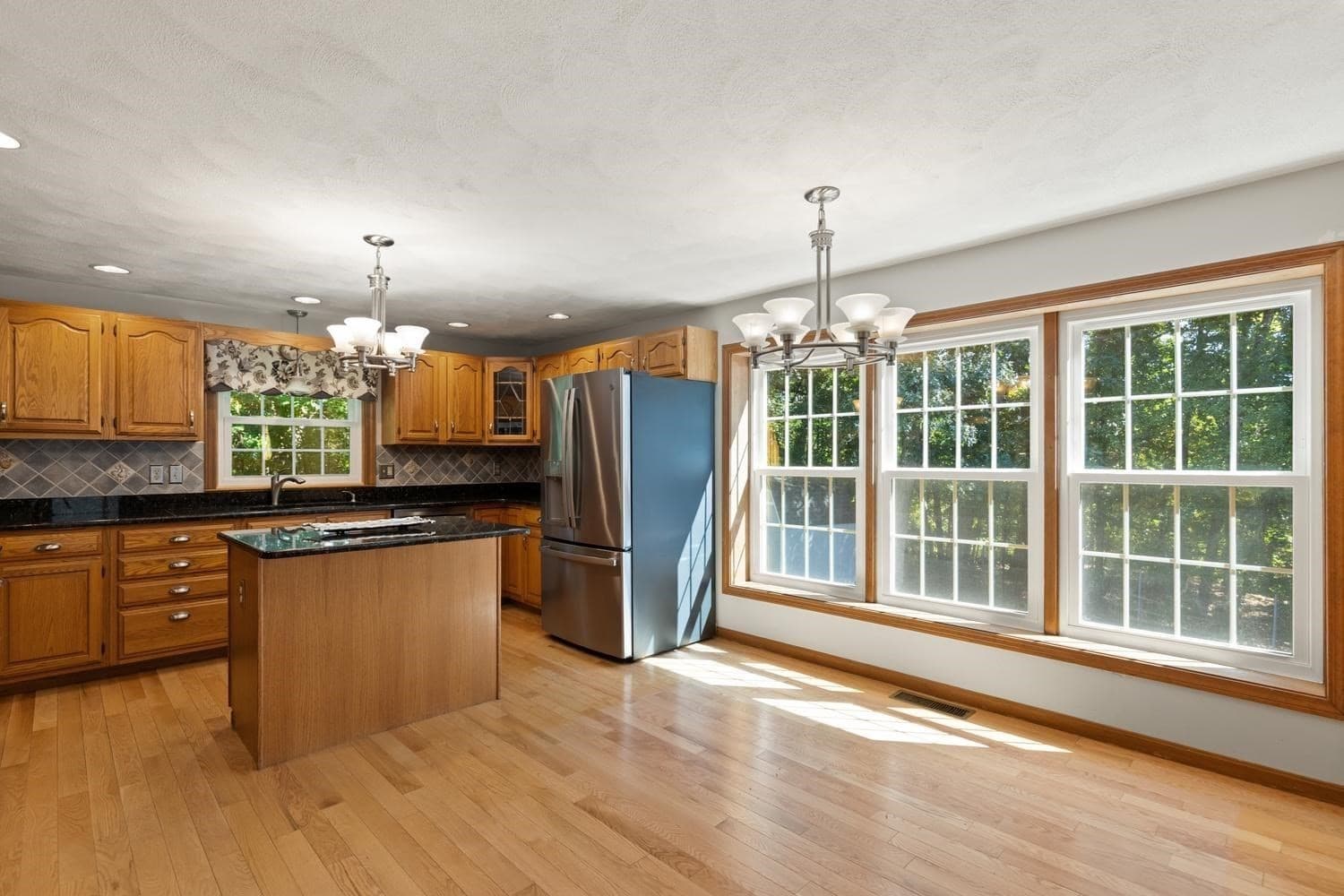 Single Family Residence at 3 Karen Way, Methuen MA 01844, Methuen, photo 6 of 37