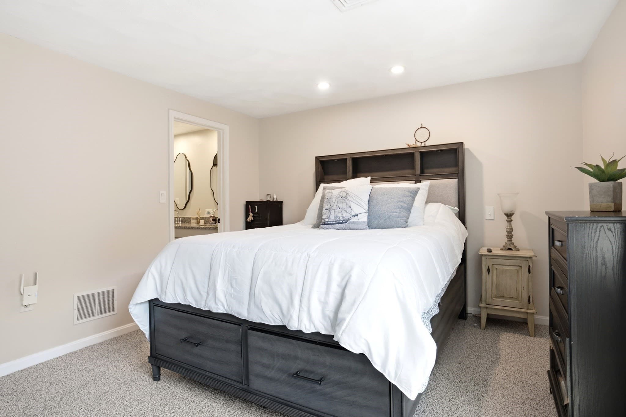 Condominium at 44 Quail Run # 44, Tewksbury MA 01876, Tewksbury, photo 16 of 34