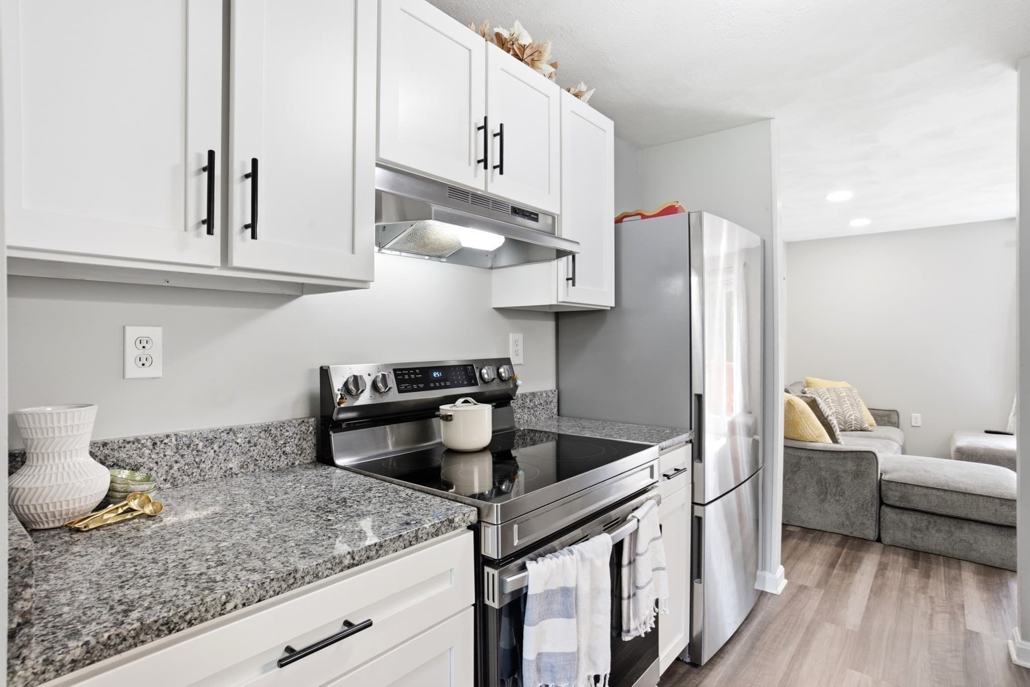 Condominium at 44 Quail Run # 44, Tewksbury MA 01876, Tewksbury, photo 8 of 34