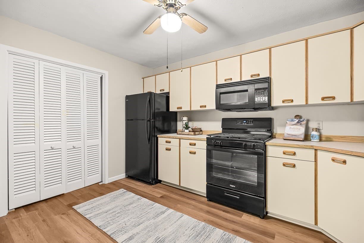 Condominium at 59 Mill St # 302, Dracut MA 01826, Dracut, photo 6 of 19