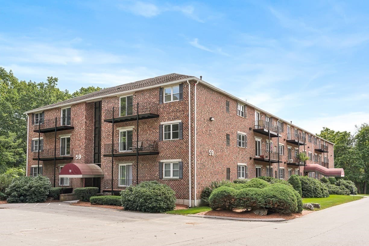 Condominium at 59 Mill St # 302, Dracut MA 01826, Dracut, photo 3 of 19