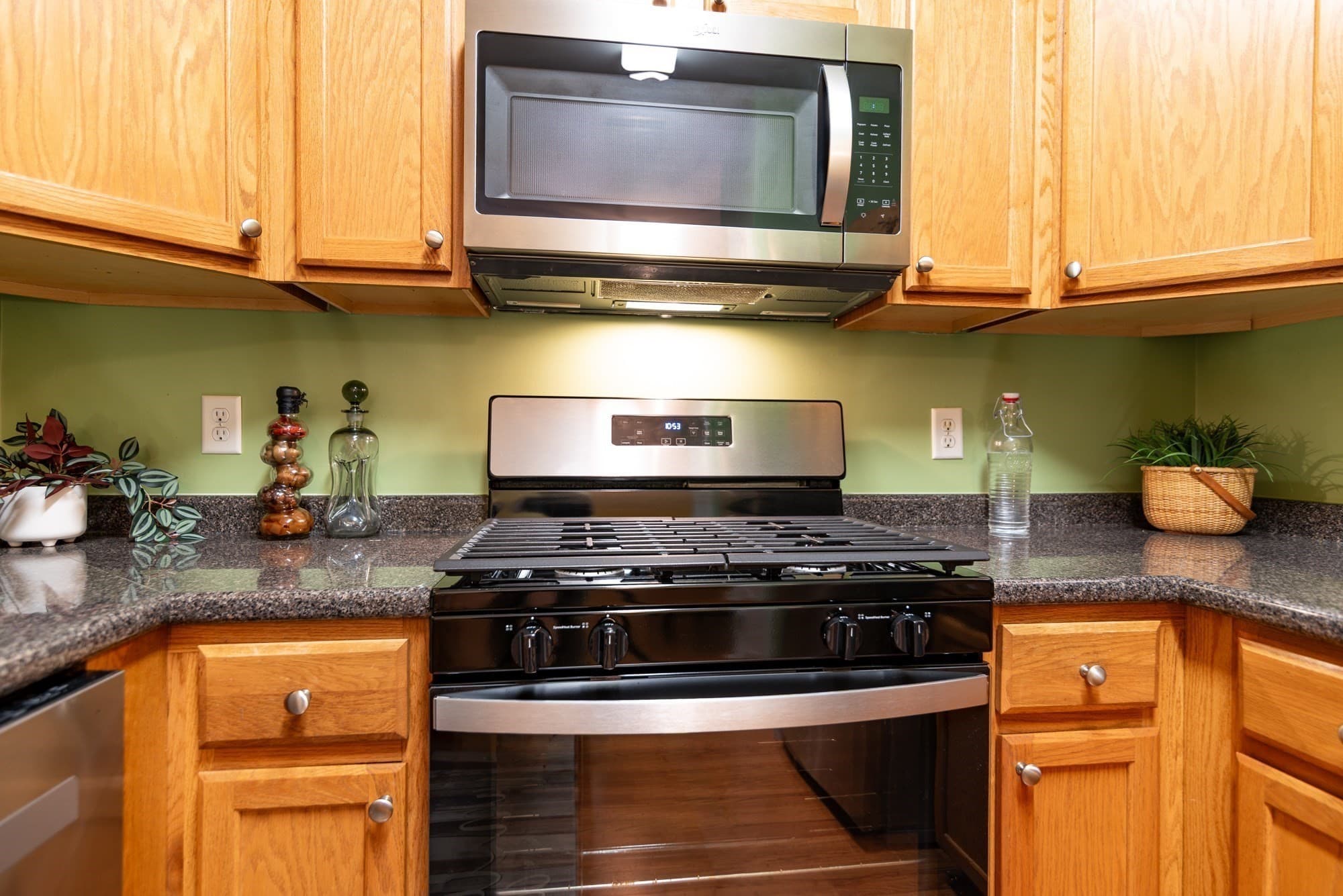 Condominium at 23 Hampshire Rd # 113, Methuen MA 01844, Methuen, photo 9 of 32