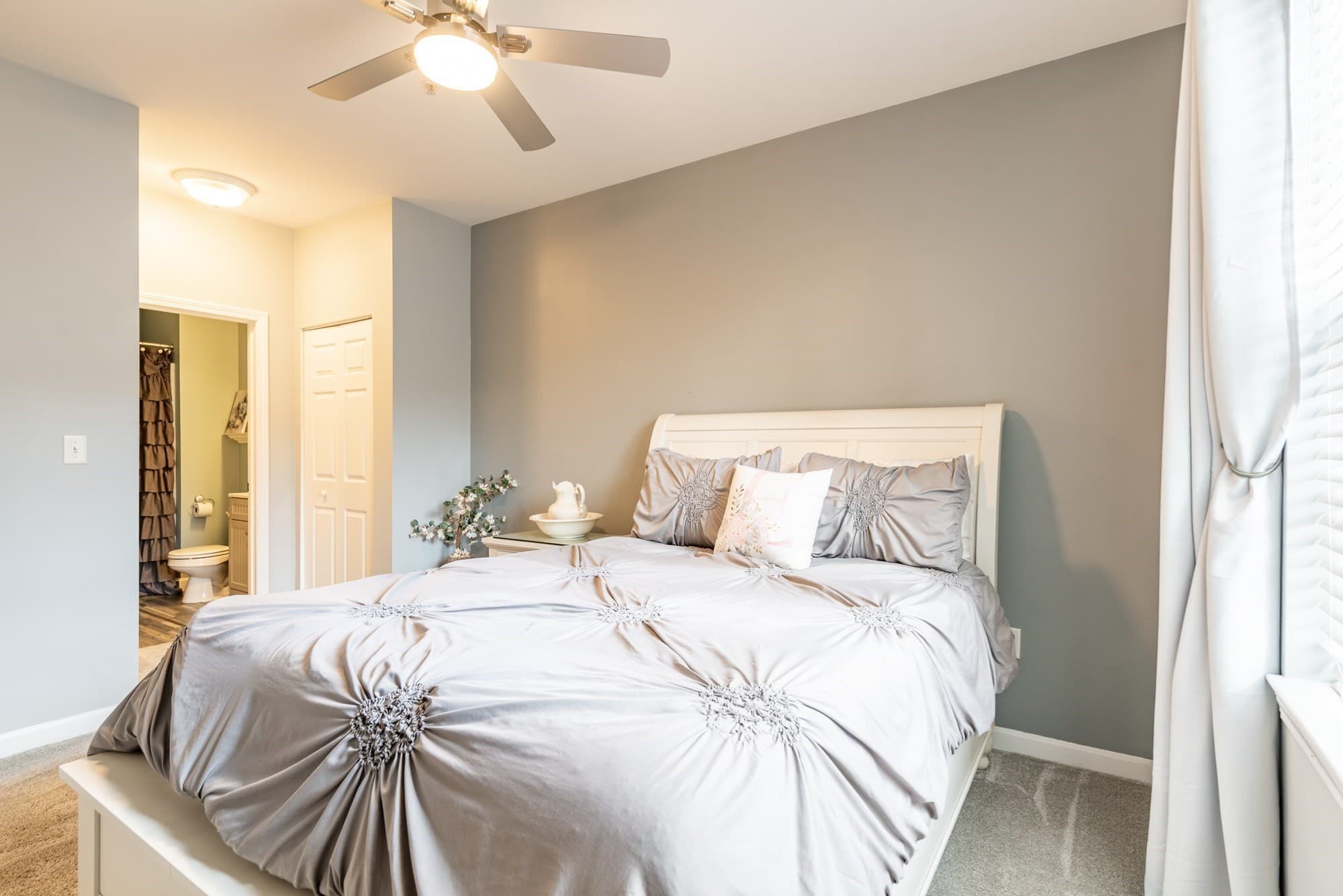 Condominium at 23 Hampshire Rd # 113, Methuen MA 01844, Methuen, photo 19 of 32