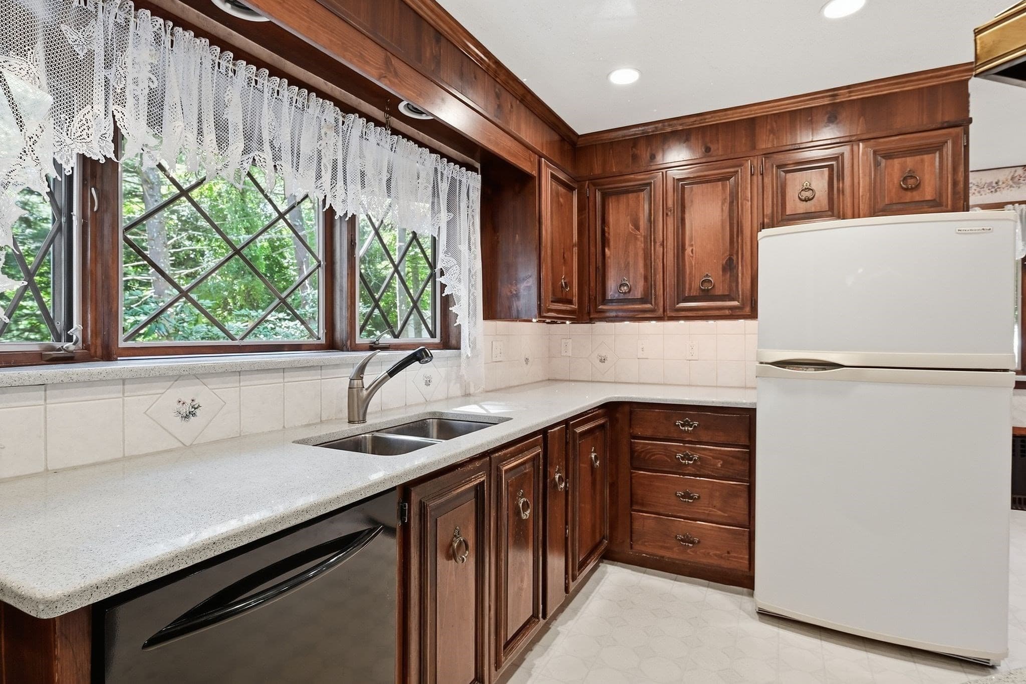 Single Family Residence at 46 Rush St, Springfield MA 01109, Springfield, photo 16 of 40