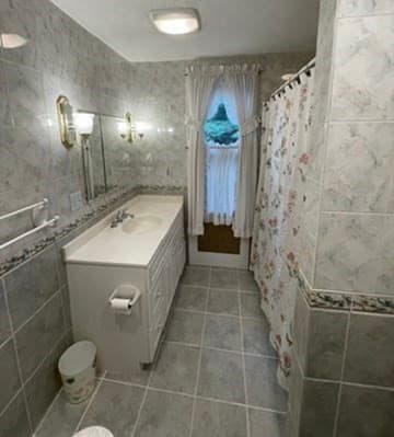 Single Family Residence at 46 Rush St, Springfield MA 01109, Springfield, photo 32 of 40