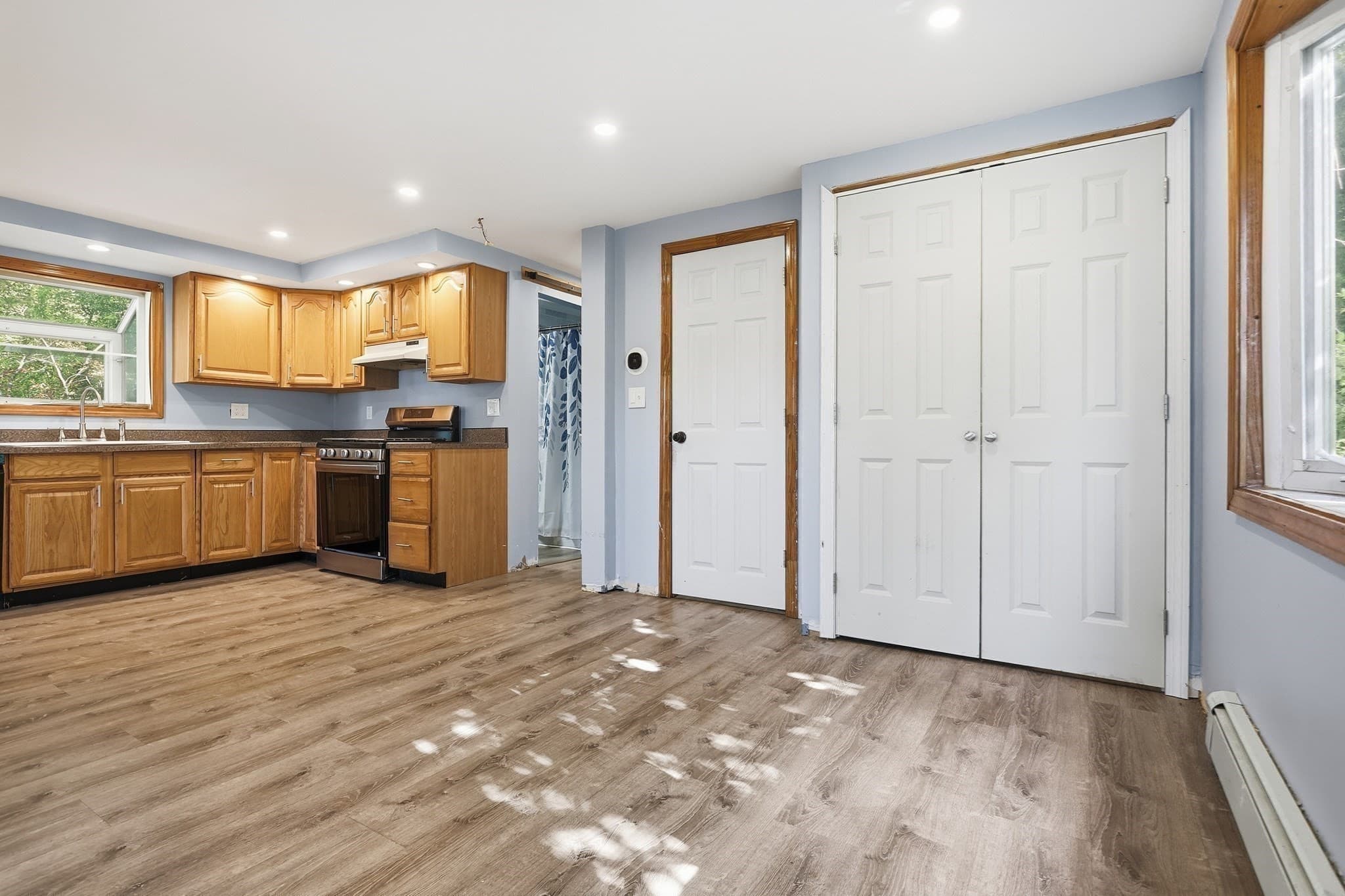 Single Family Residence at 141 Long Pond Dr, Dracut MA 01826, Dracut, photo 9 of 28