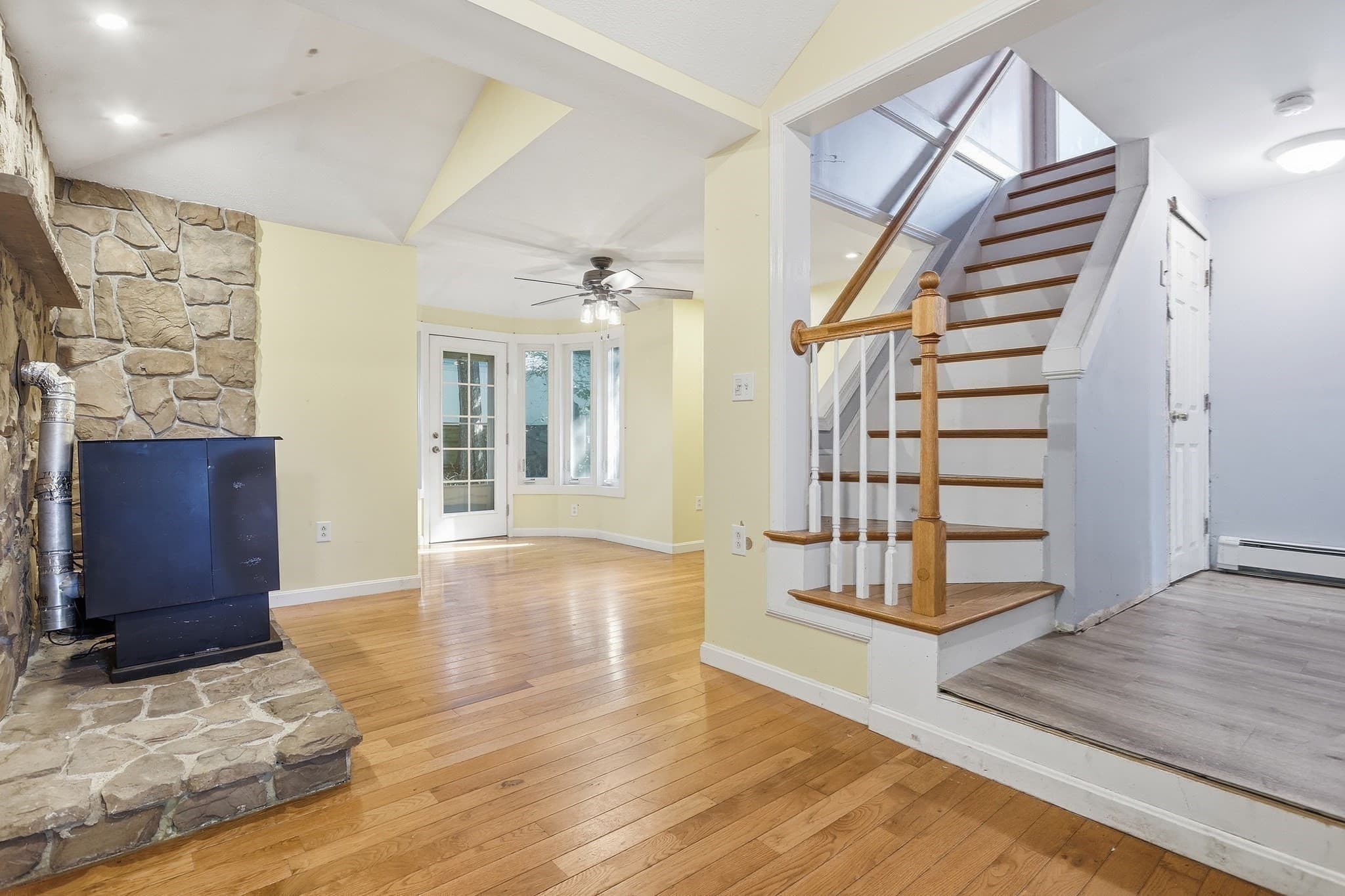 Single Family Residence at 141 Long Pond Dr, Dracut MA 01826, Dracut, photo 15 of 28