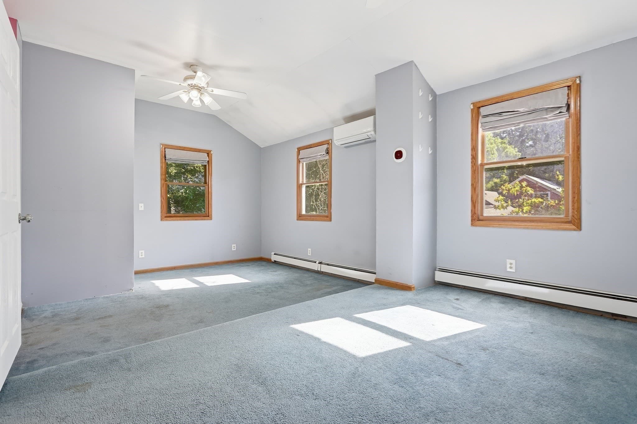 Single Family Residence at 141 Long Pond Dr, Dracut MA 01826, Dracut, photo 19 of 28