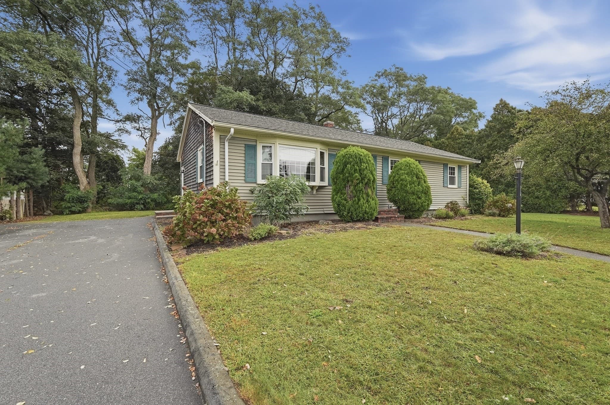 Single Family Residence at 6 Lincoln Dr, Fairhaven MA 02719, Fairhaven, photo 2 of 40