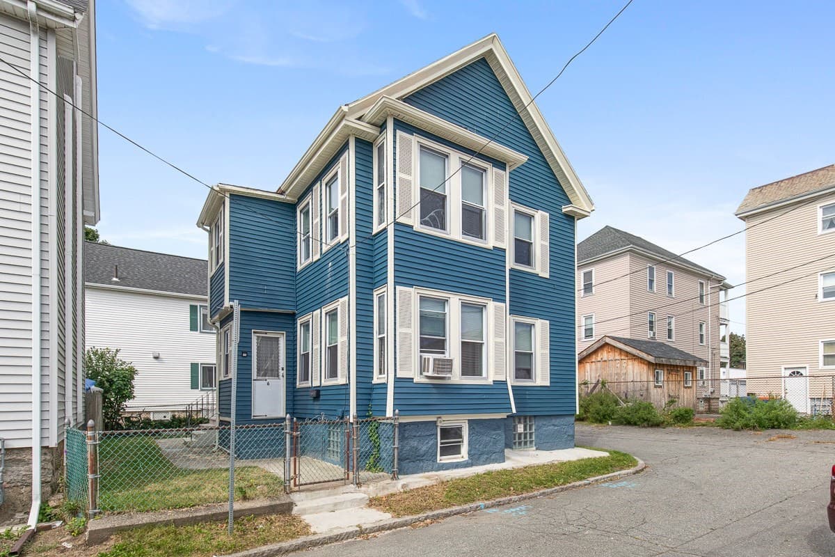 6 Coffin Avenue Ct, New Bedford MA 02746