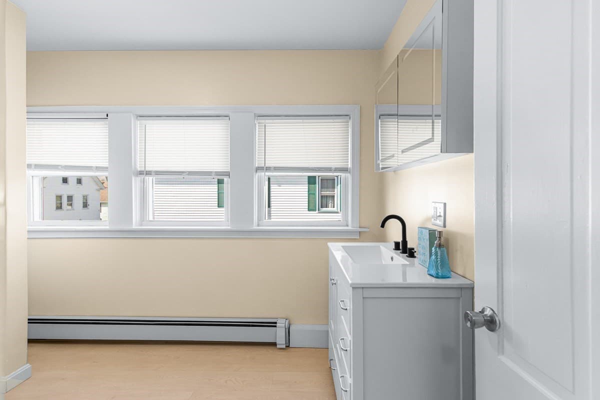 Single Family Residence at 6 Coffin Avenue Ct, New Bedford MA 02746, New Bedford, photo 24 of 26