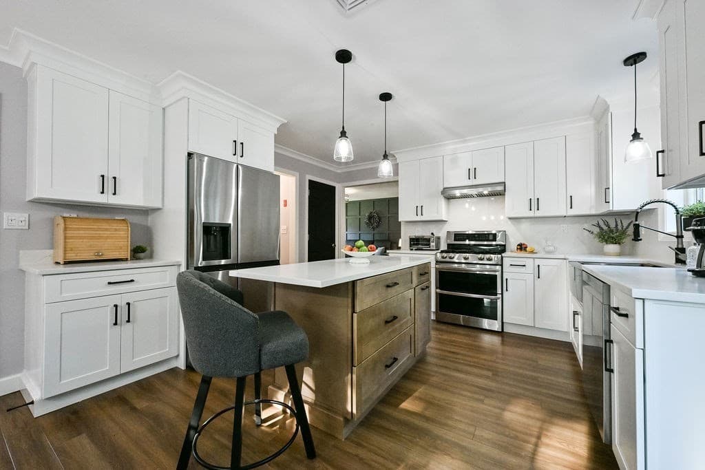 Single Family Residence at 7 Southpark Ln, Mansfield MA 02048, Mansfield, photo 6 of 42