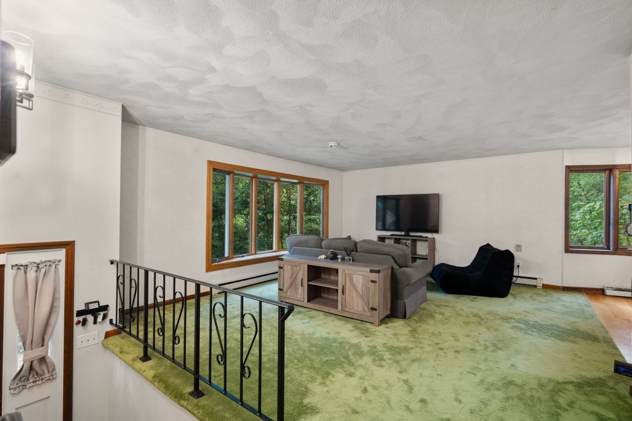 Single Family Residence at 145 White Pond Rd, Hudson MA 01749, Hudson, photo 3 of 36