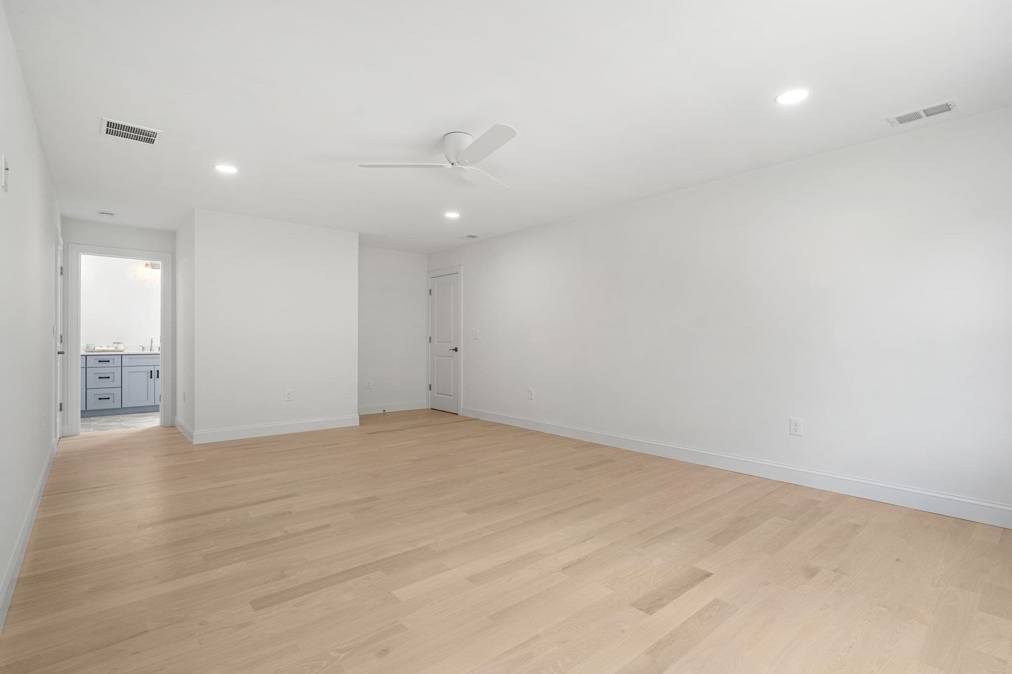 Single Family Residence at 2 Violet Way, Westford MA 01886, Westford, photo 7 of 12