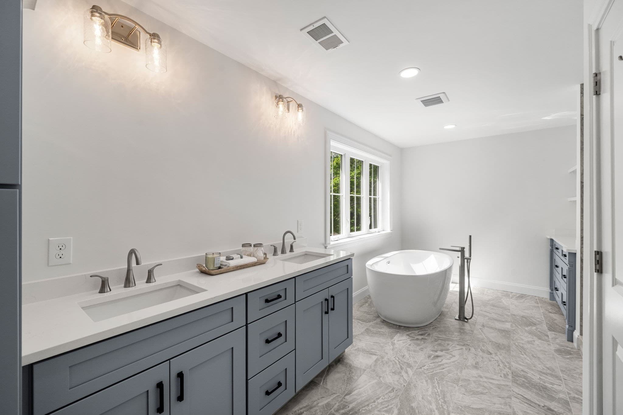 Single Family Residence at 2 Violet Way, Westford MA 01886, Westford, photo 8 of 12