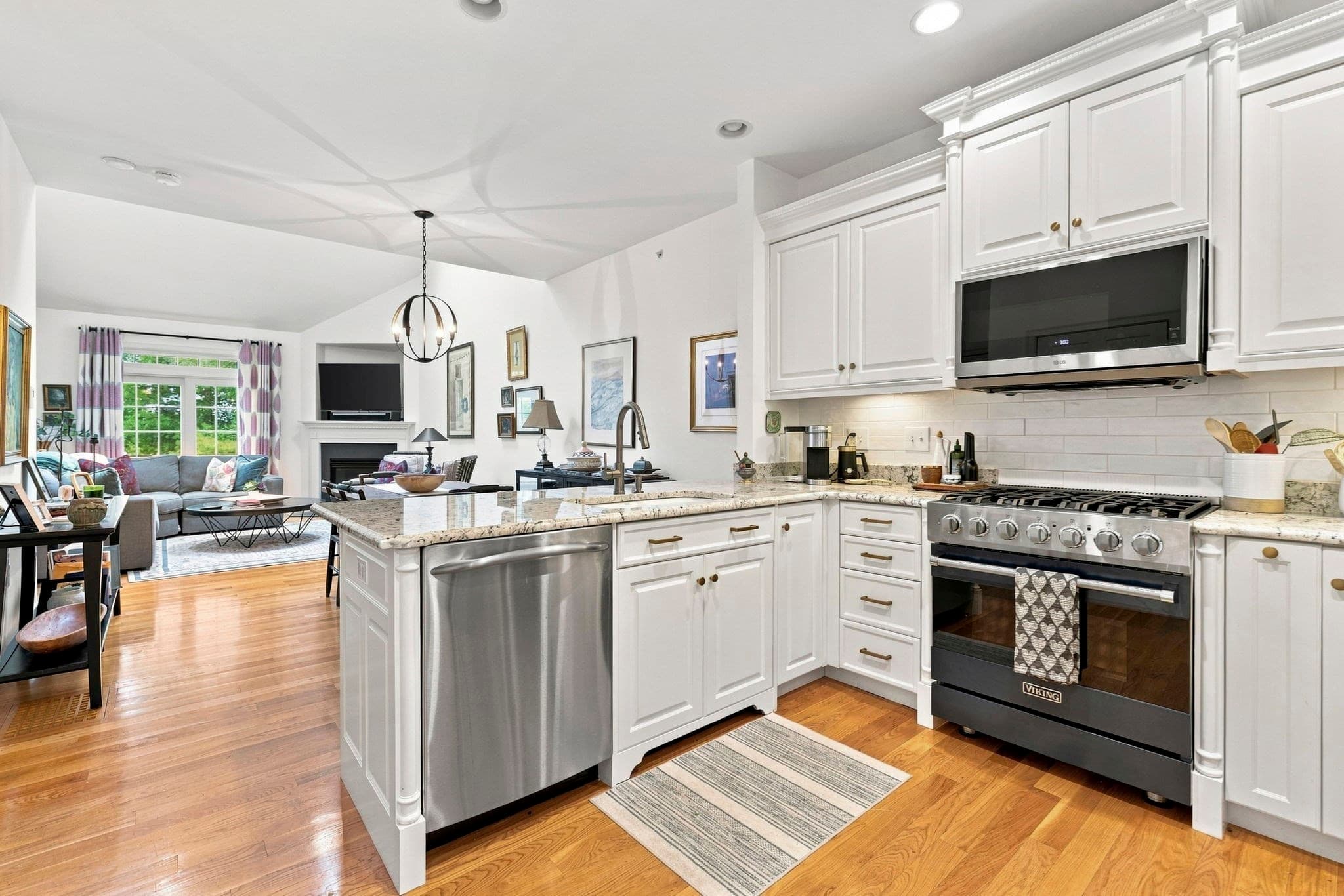 Condominium at 900 Lynnfield Street # 6, Lynnfield MA 01940, Lynnfield, photo 3 of 23