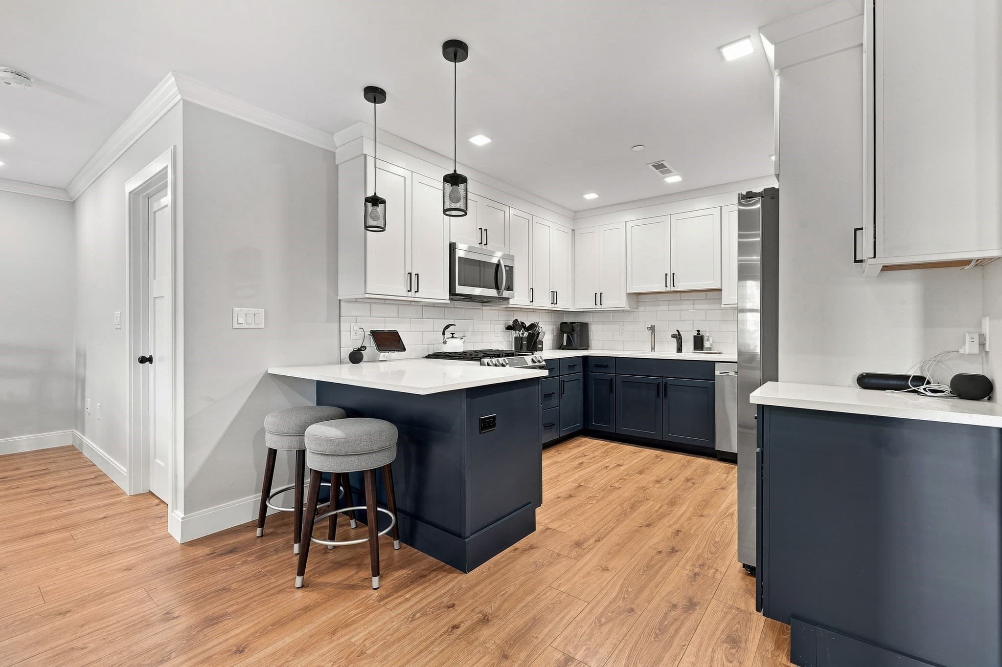 Condominium at 1721 Centre St # 204, Boston MA 02132, Boston, photo 10 of 31